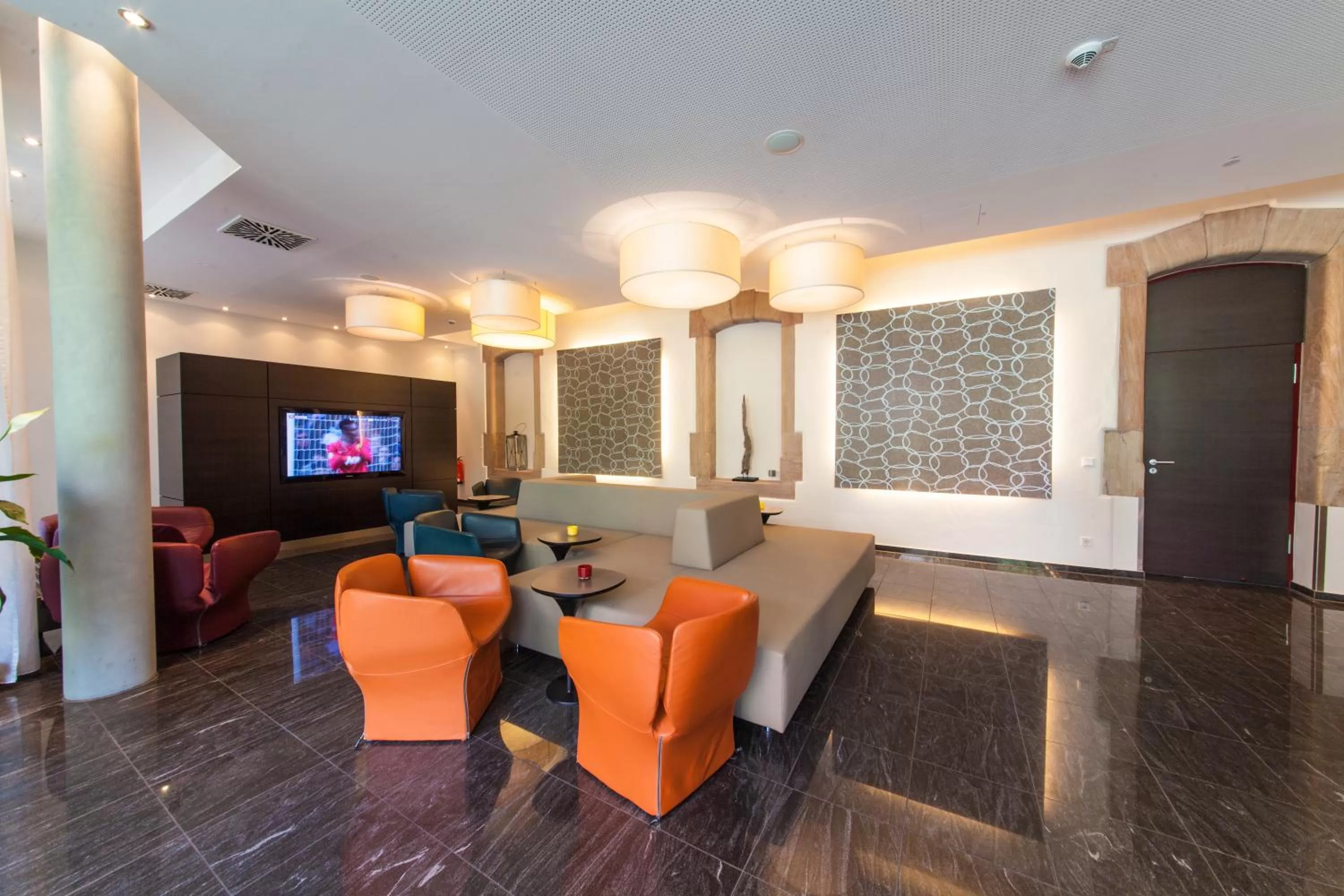 Communal lounge/ TV room in Novina Hotel Tillypark