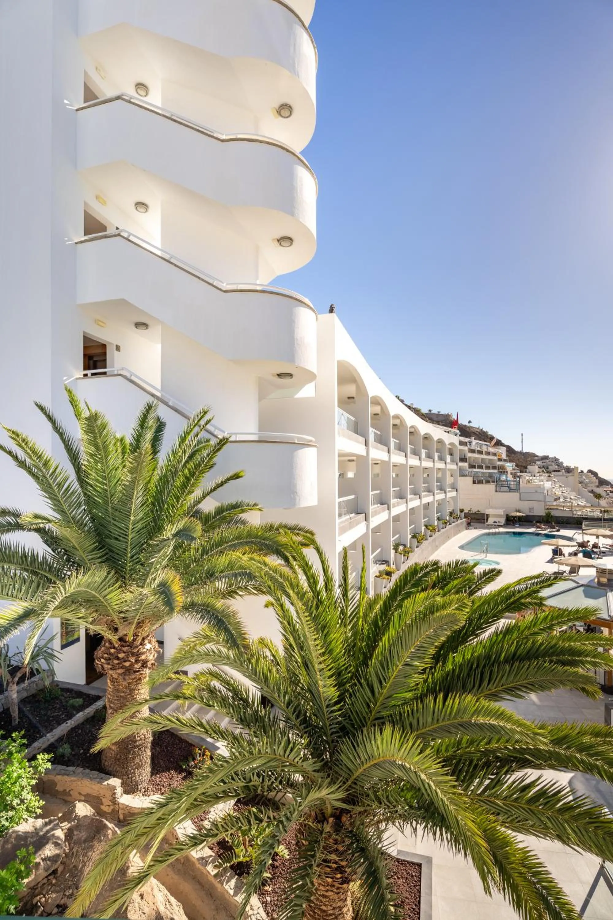 Property building in Apartamentos Cabau Altair