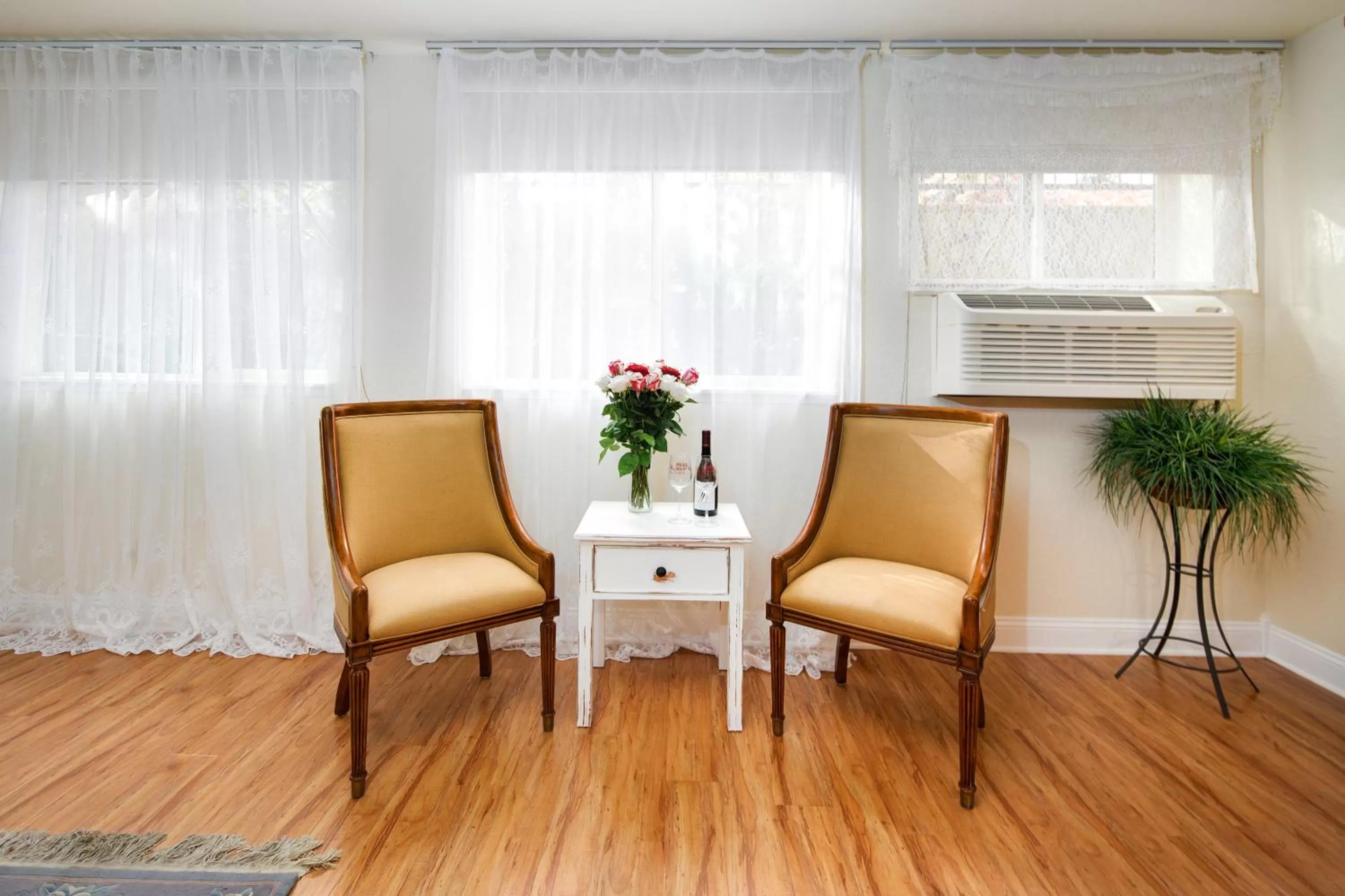 Seating area in Stratford Inn
