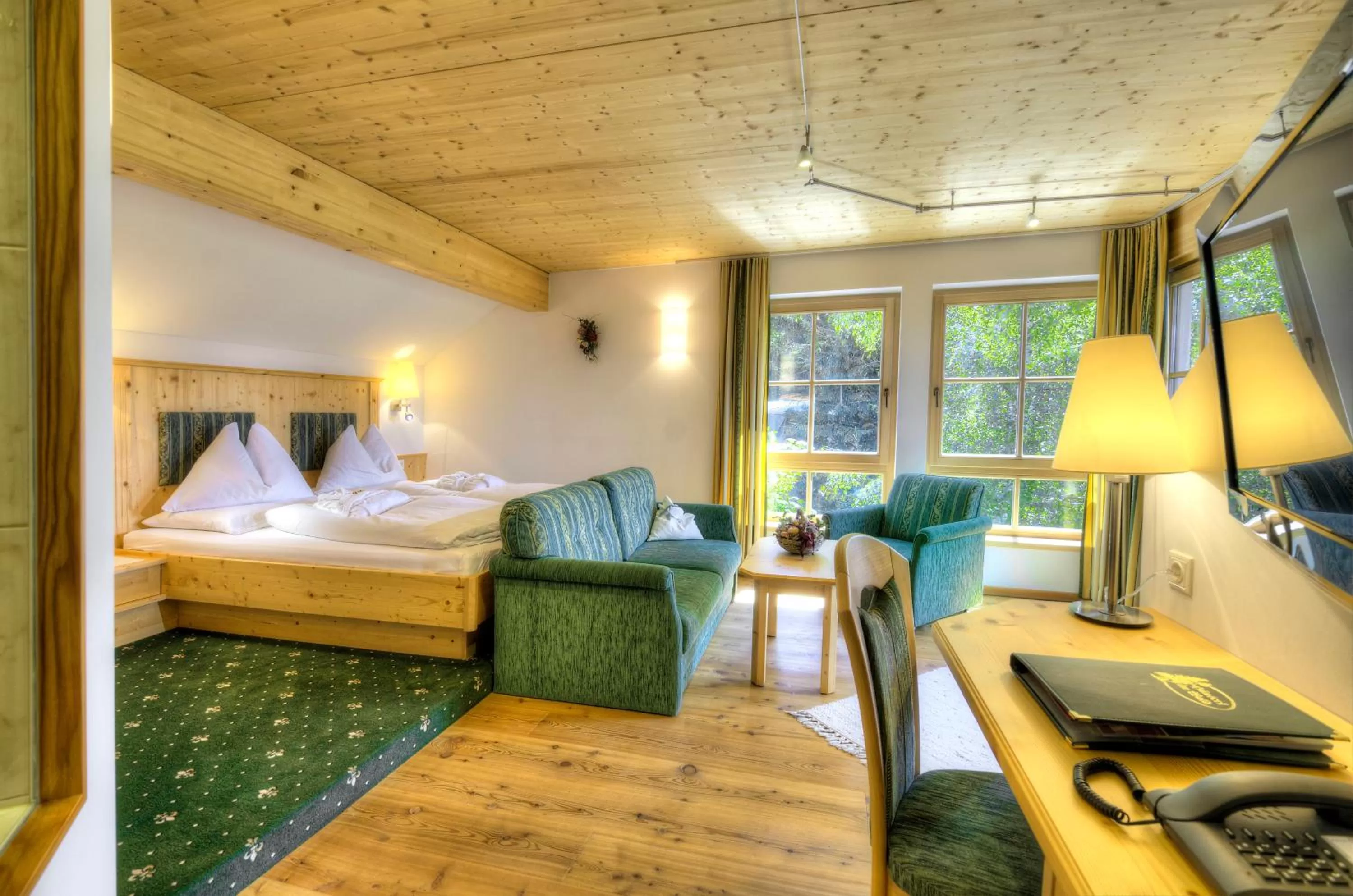 Photo of the whole room in Hotel Häuserl im Wald