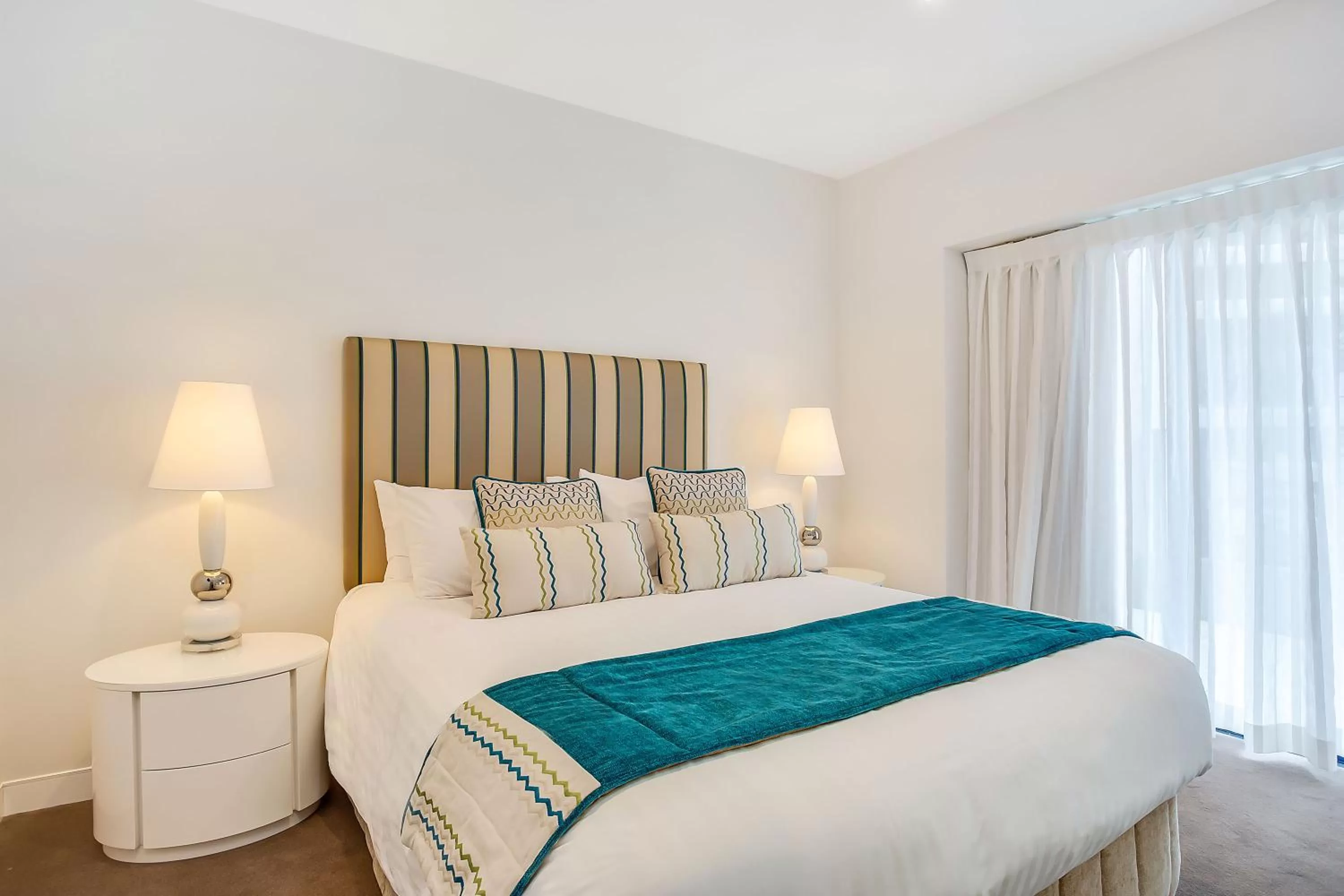 Bedroom, Bed in Peppers Soul Surfers Paradise