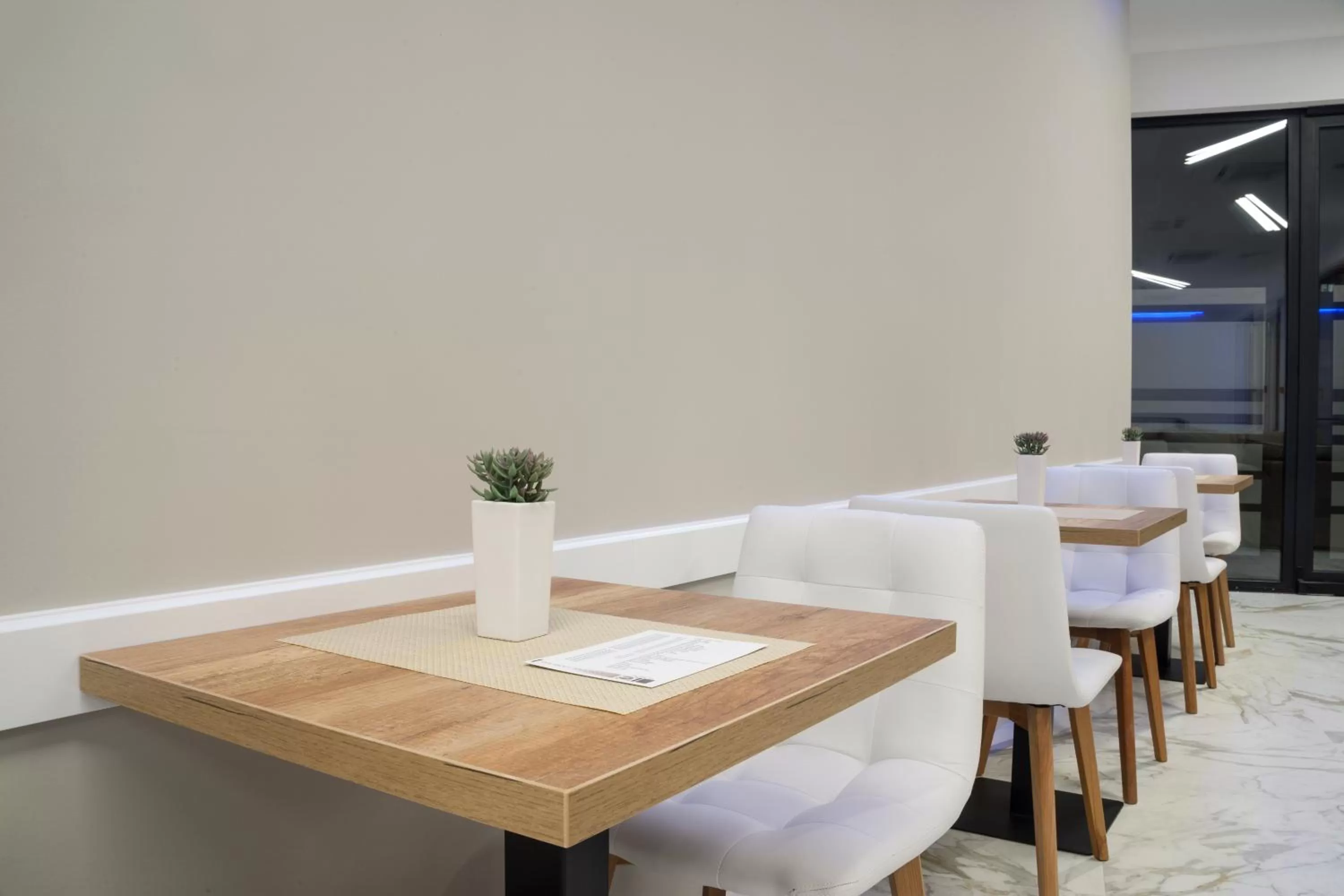 Decorative detail, Restaurant/Places to Eat in IG Hotel