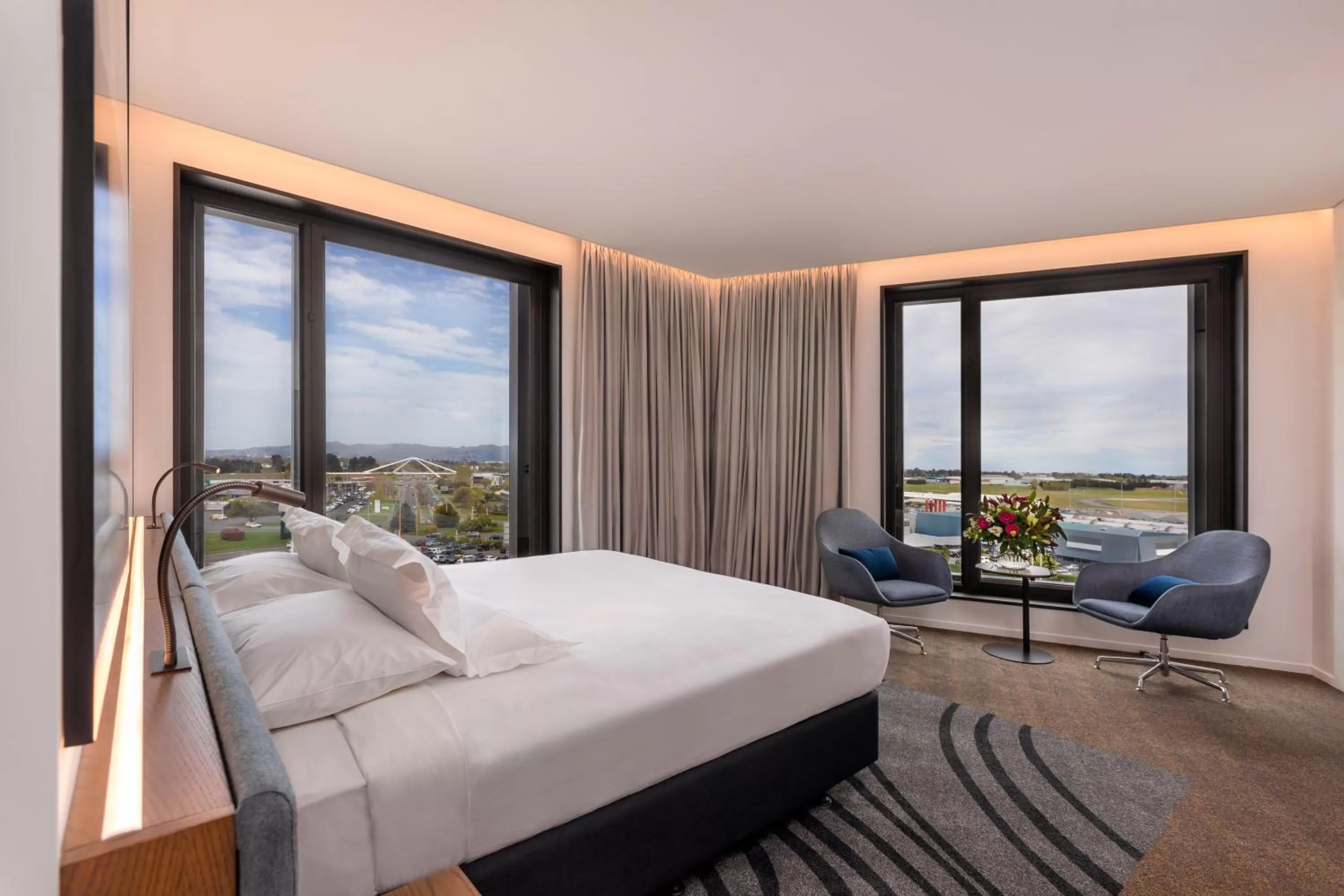 City view, Bed in Novotel Christchurch Airport