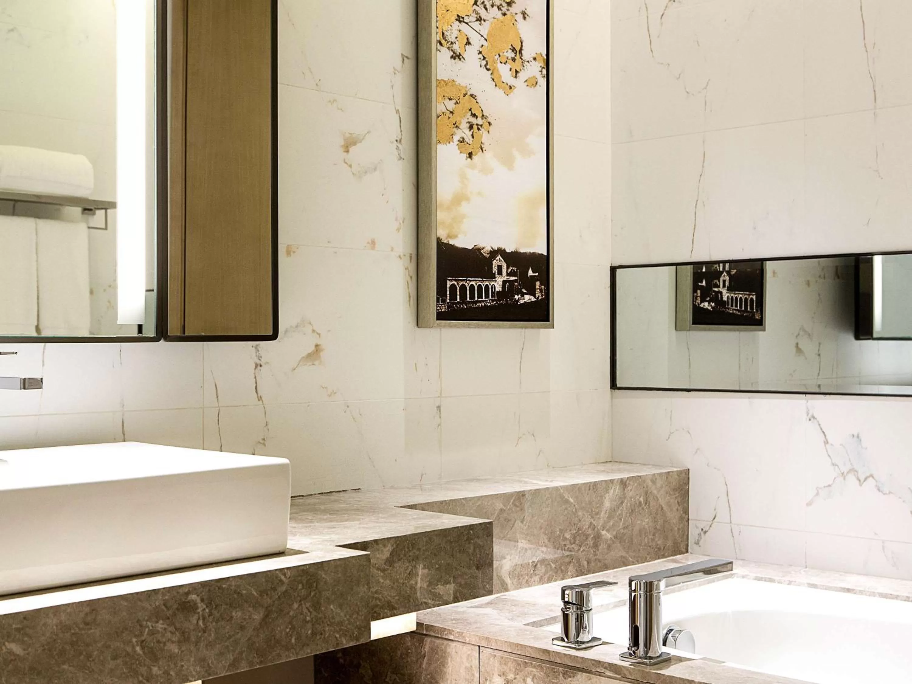 Photo of the whole room, Bathroom in Pullman Taiyuan