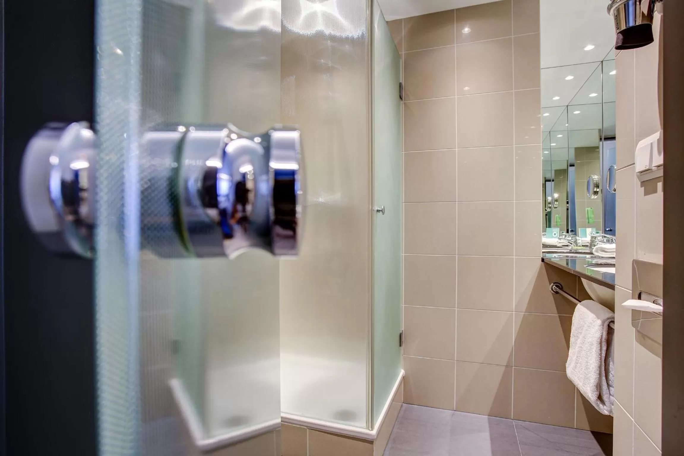 Bathroom in Centro Park Hotel Stuttgart, Trademark Collection by Wyndham
