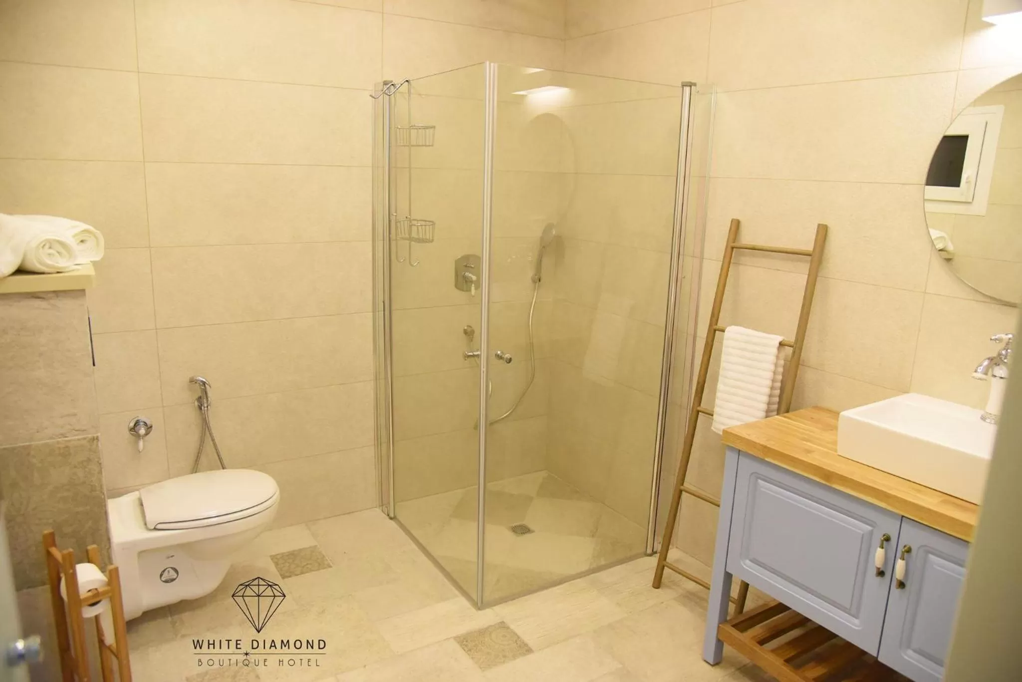 Bathroom in White Diamond