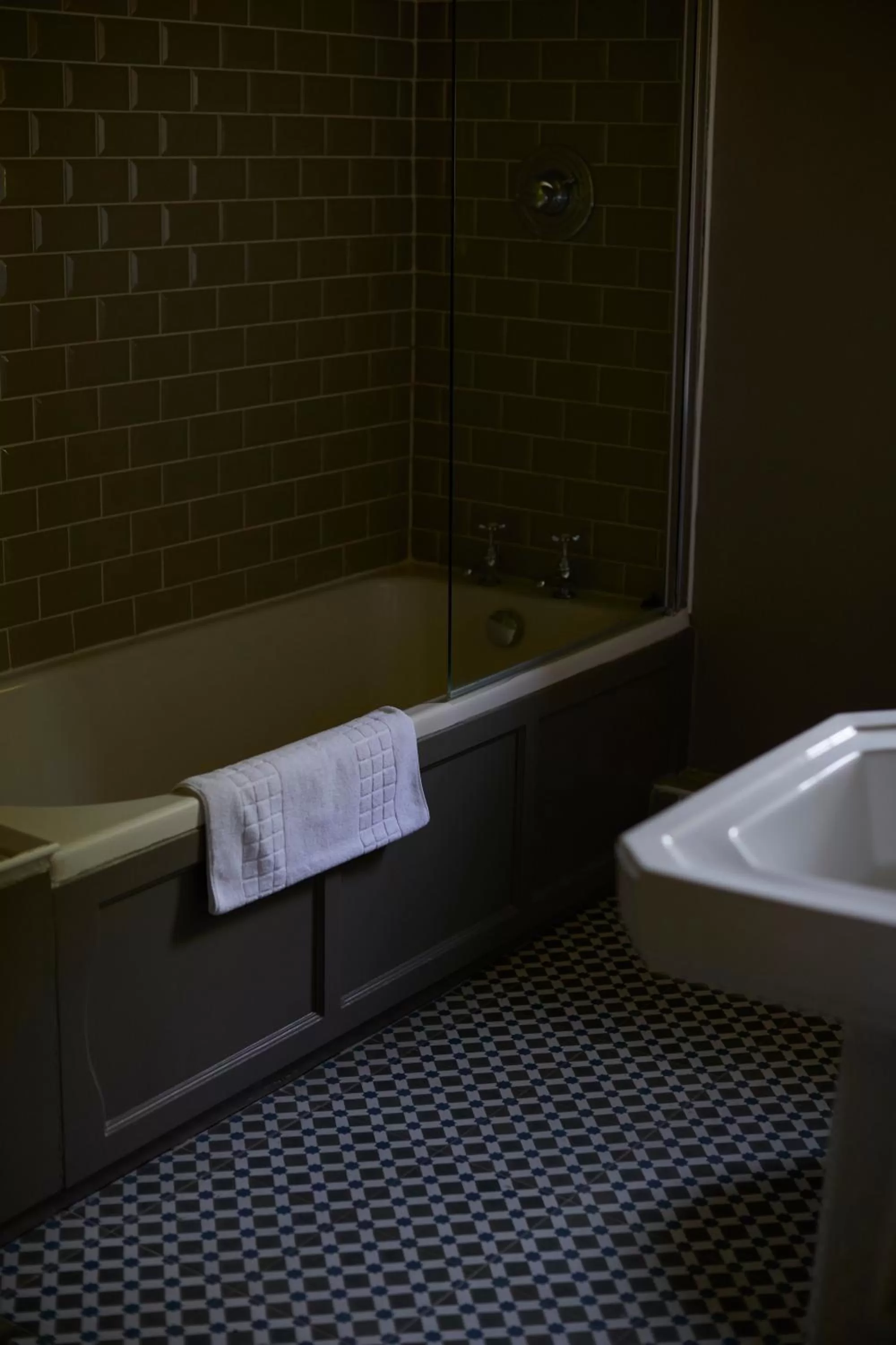 Bathroom in Horse and Groom