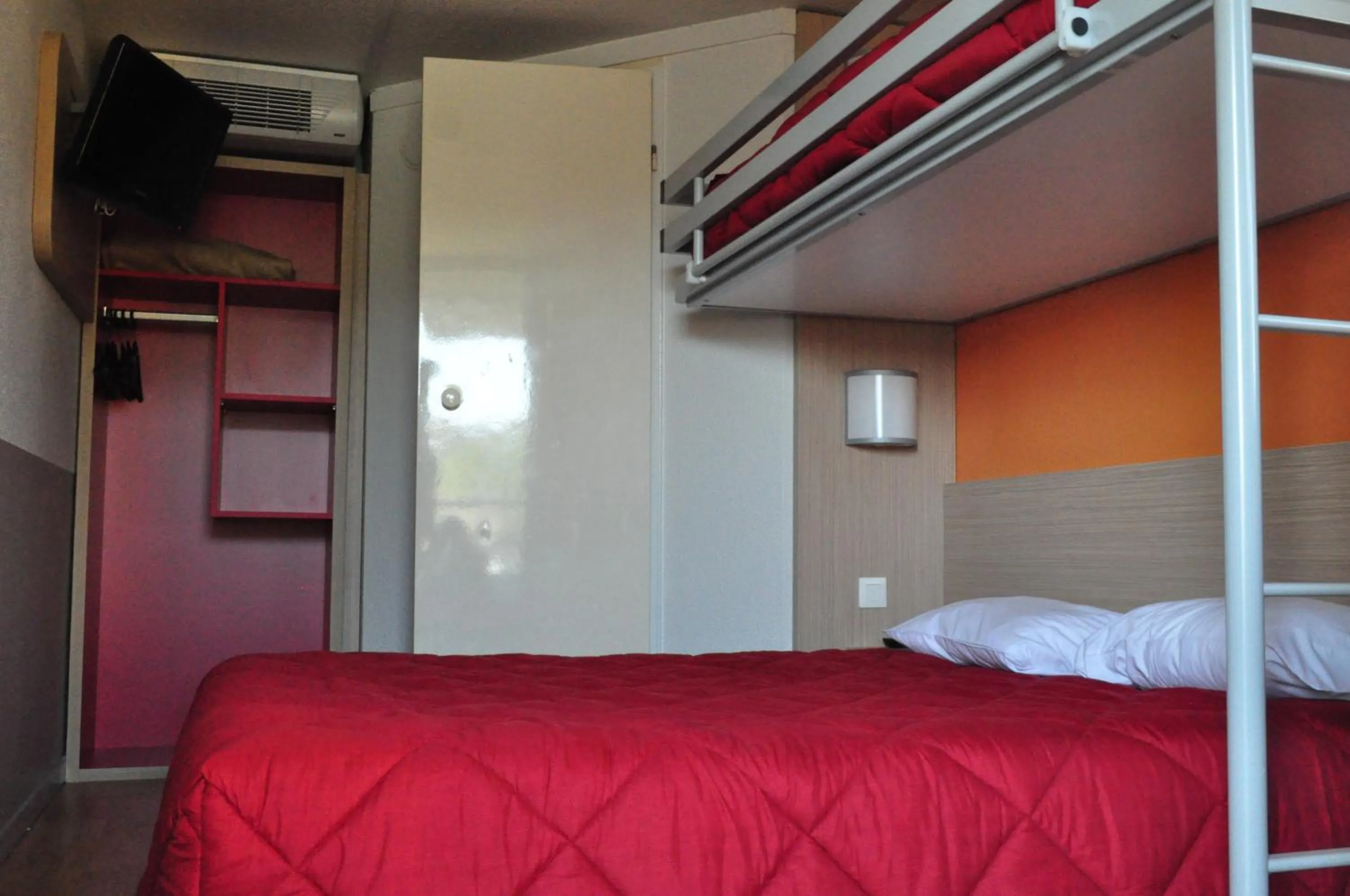 Bed in Premiere Classe Sete - Balaruc