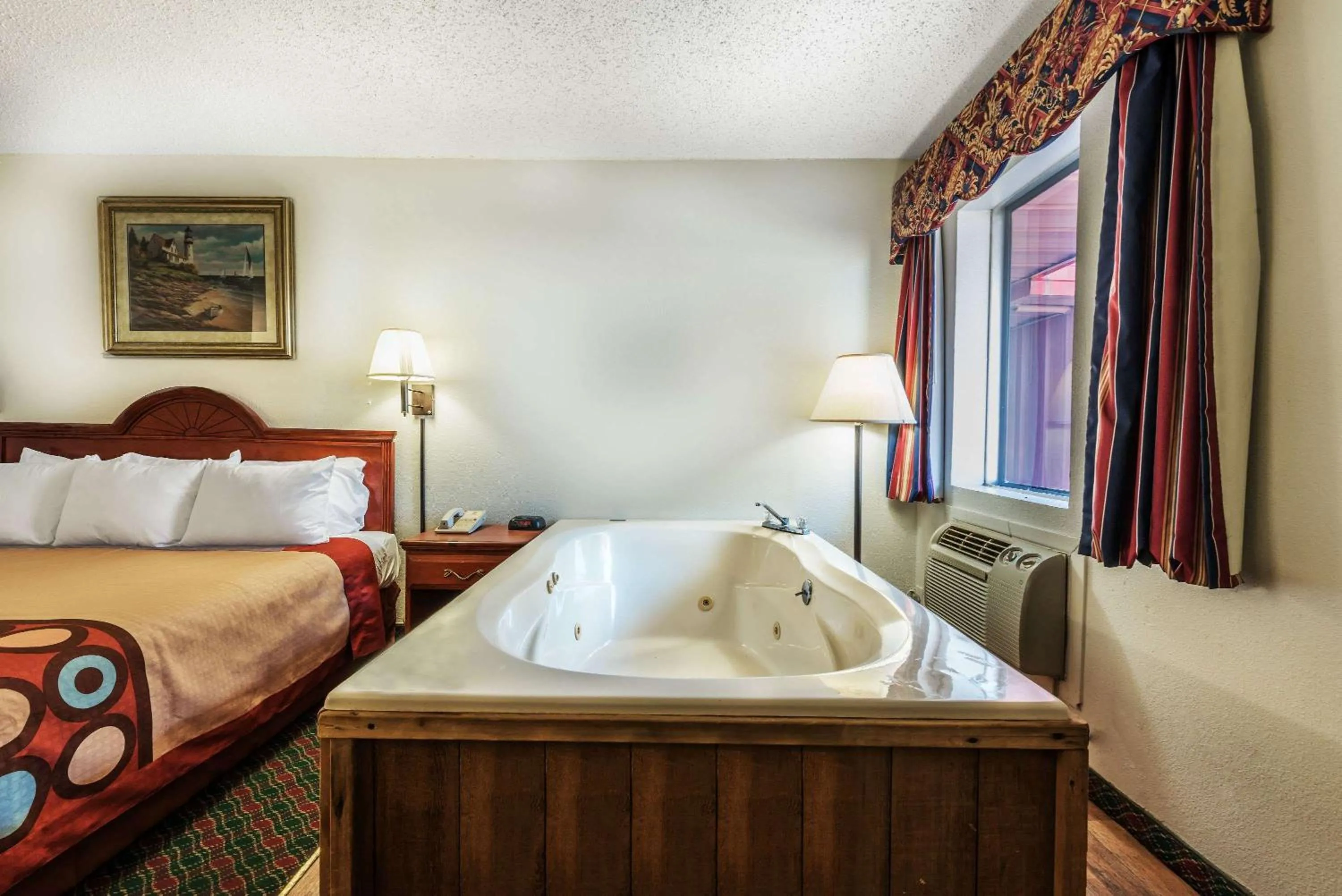 On site, Bed in Super 8 by Wyndham Eastland