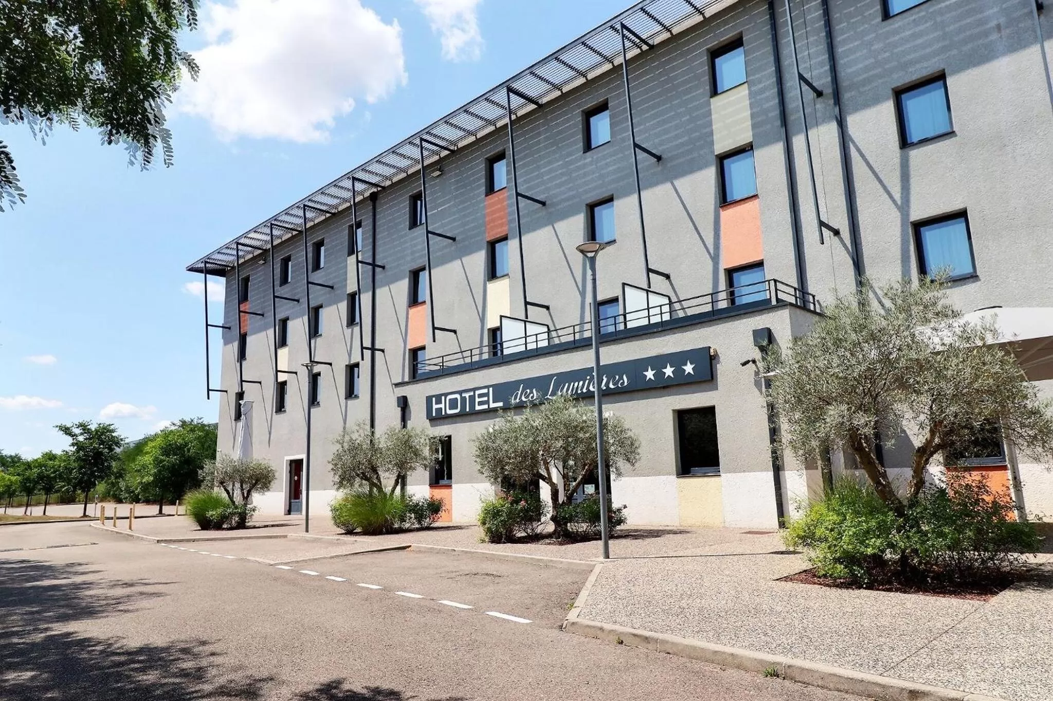 Property building in Hôtel des Lumières Lyon Meyzieu Arena Stadium