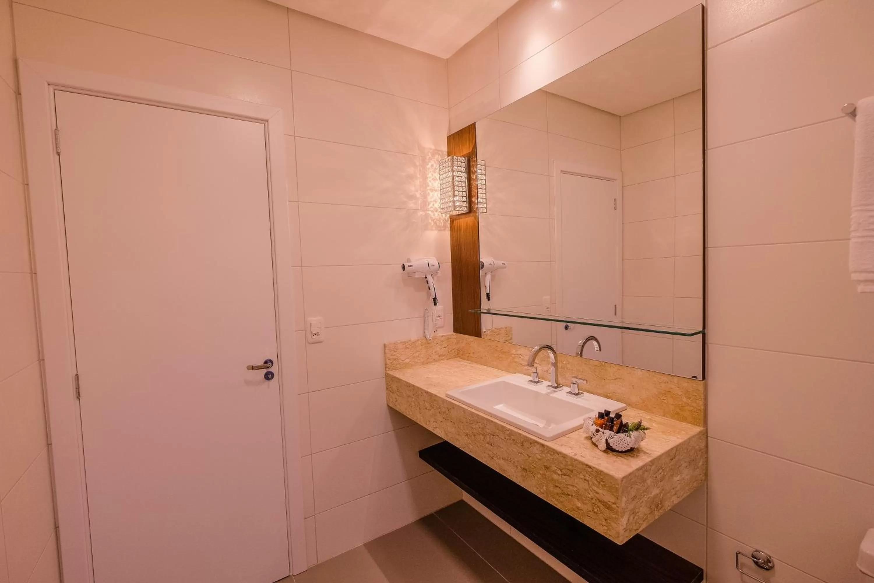 Bathroom in Hotel Jardins da Colina