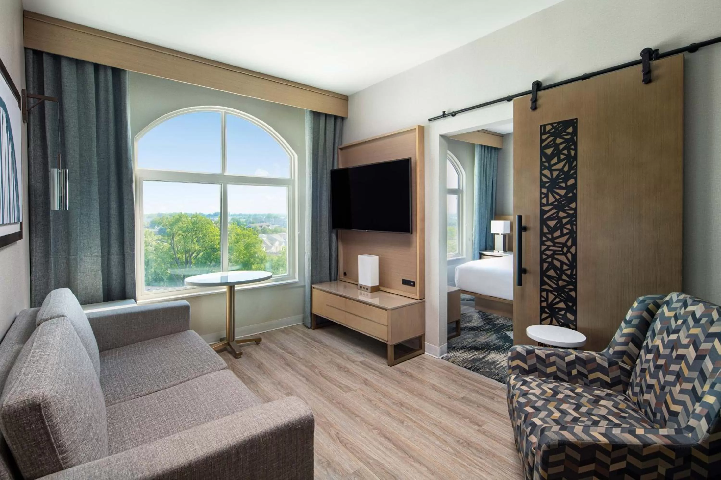 Accessible Queen Suite with Sofa Bed in Sheraton Suites Columbus Worthington