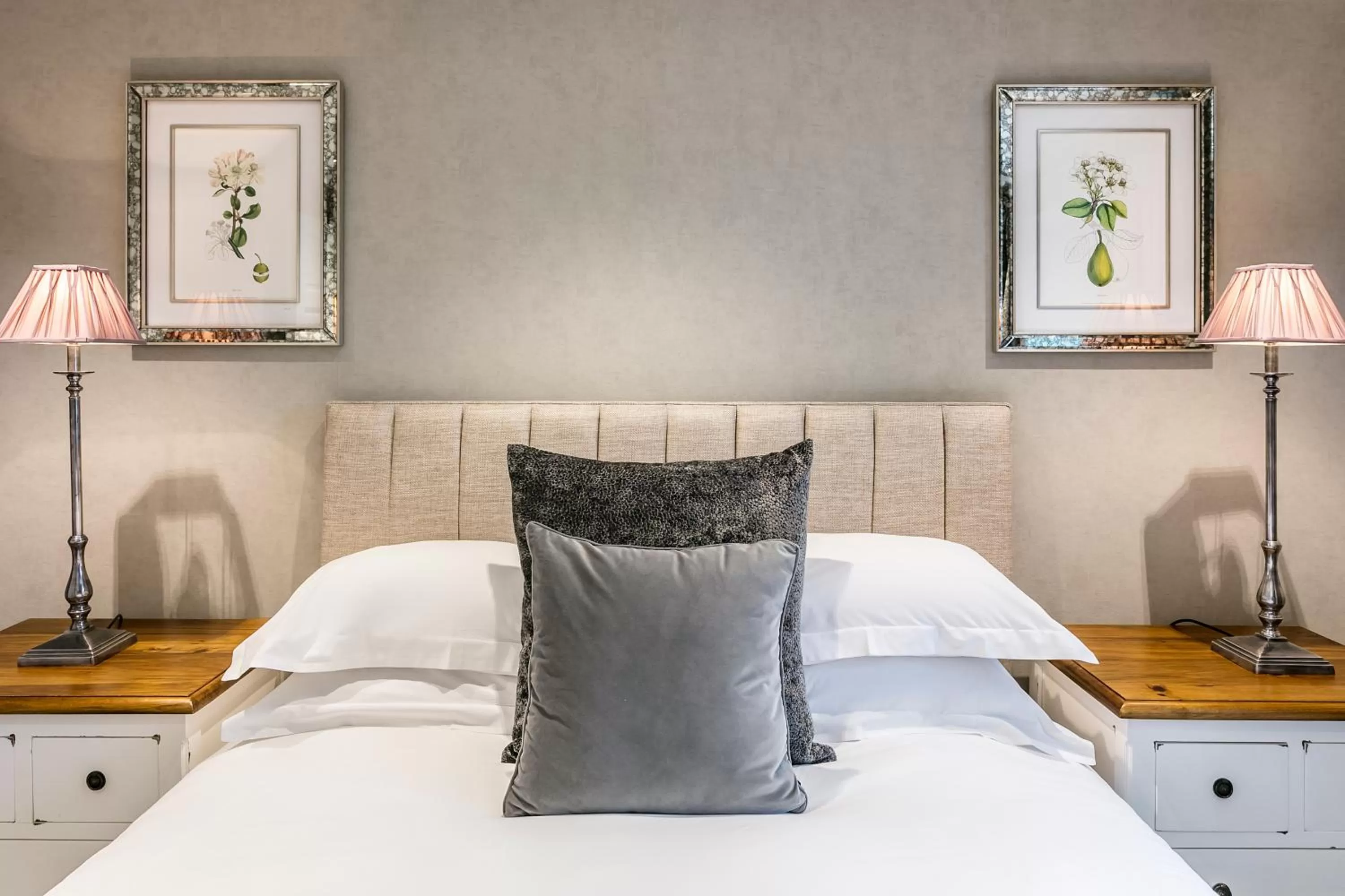 Bedroom, Bed in The Lodge @ Carus Green