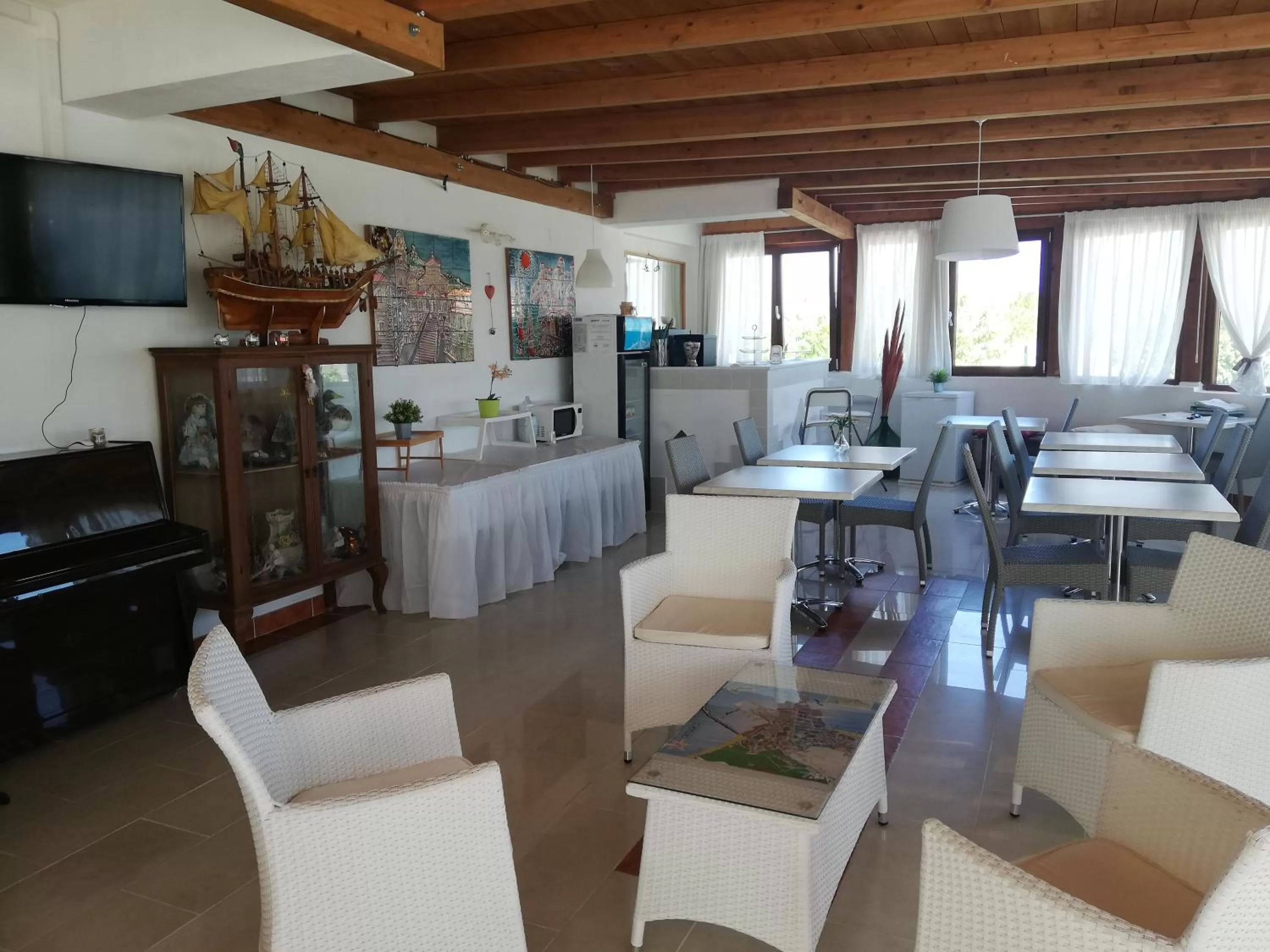 Lounge or bar in B&B Palazzo Manfredi Vieste, Fronte mare con Parcheggio