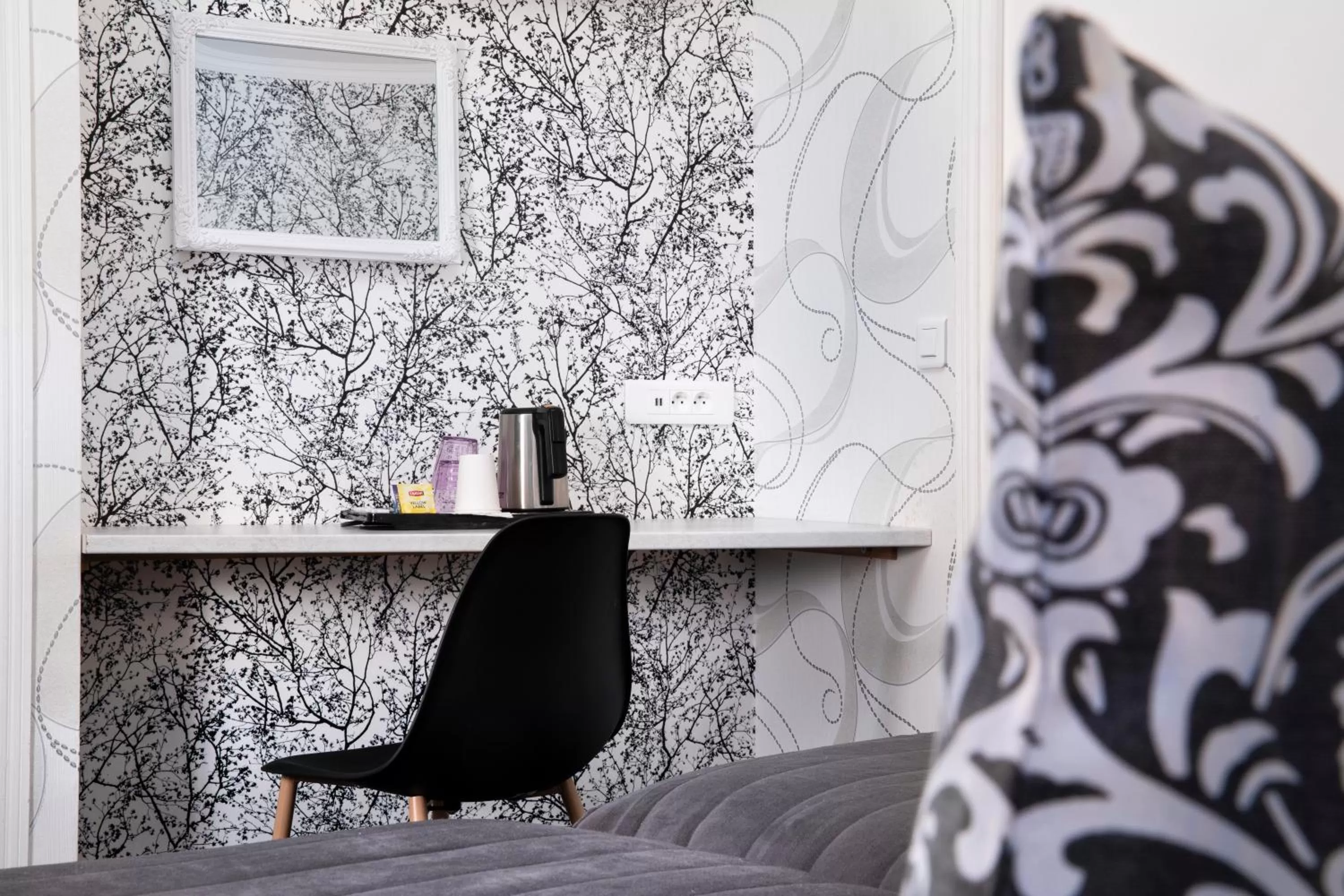 Seating area in Hôtel de Genève