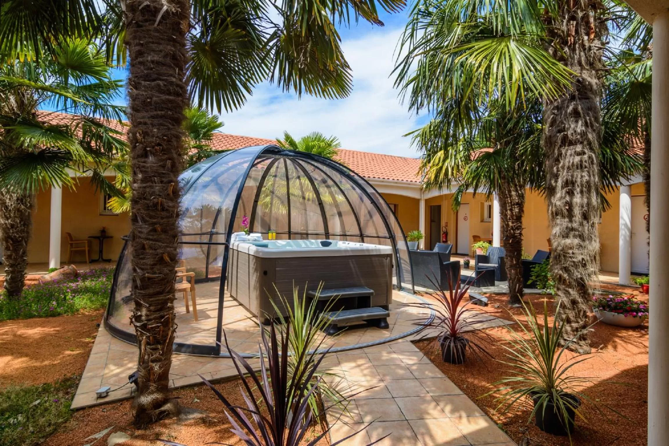 Hot Tub in La Closerie, Nantes Nord