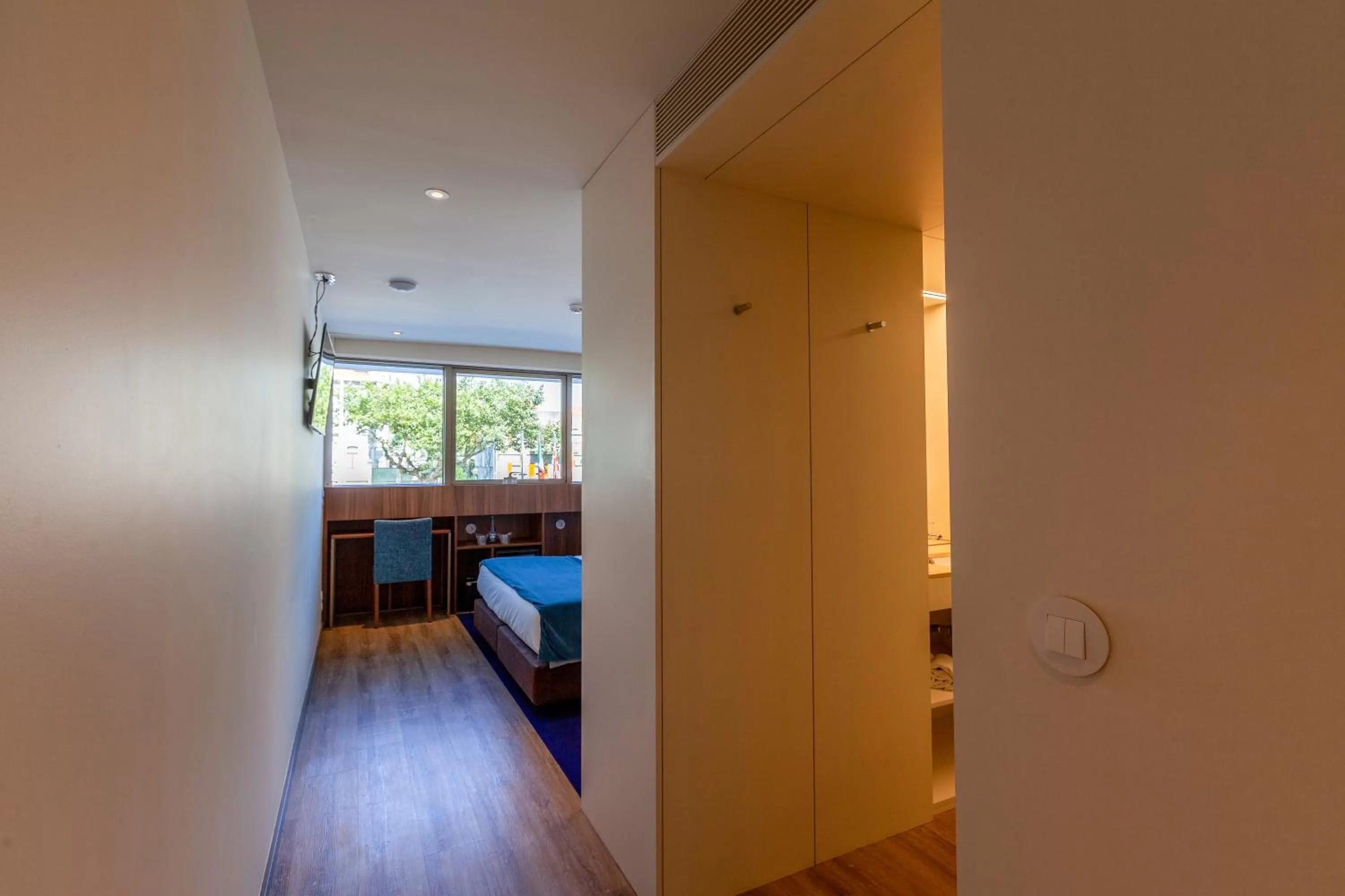 Photo of the whole room, Bed in Sea Porto Hotel