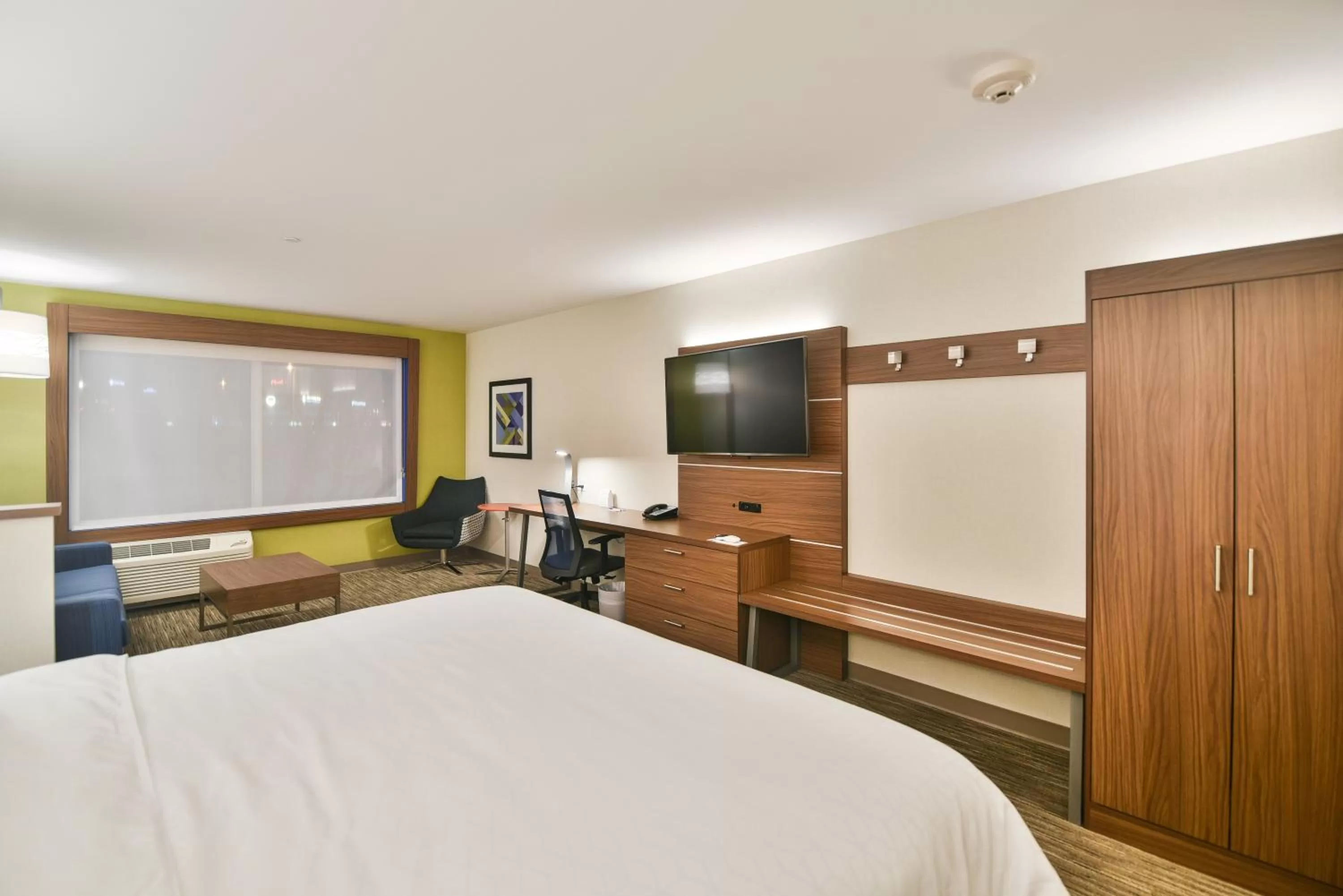 Photo of the whole room, Bed in Holiday Inn Express & Suites Lehi - Thanksgiving Point by IHG