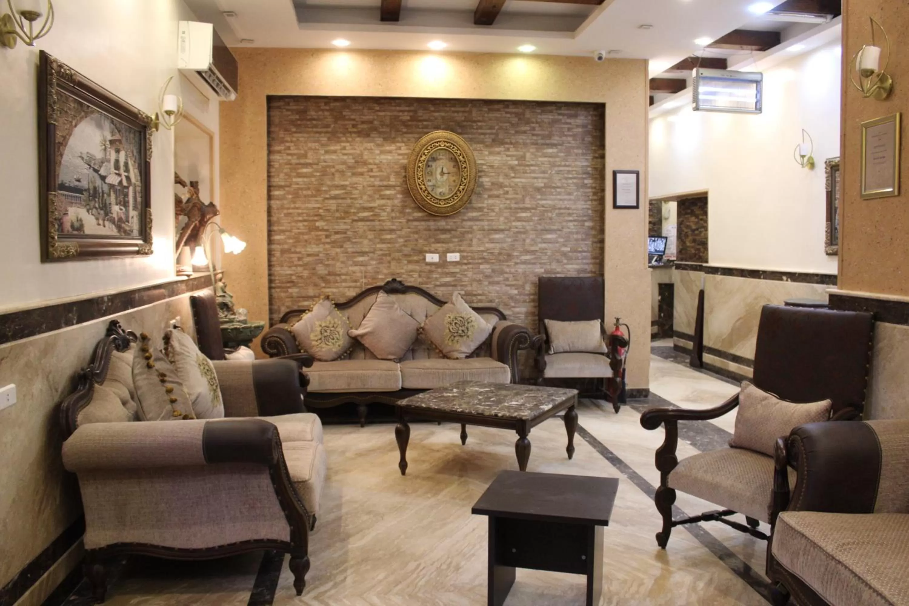 Lobby or reception in Amin Hotel