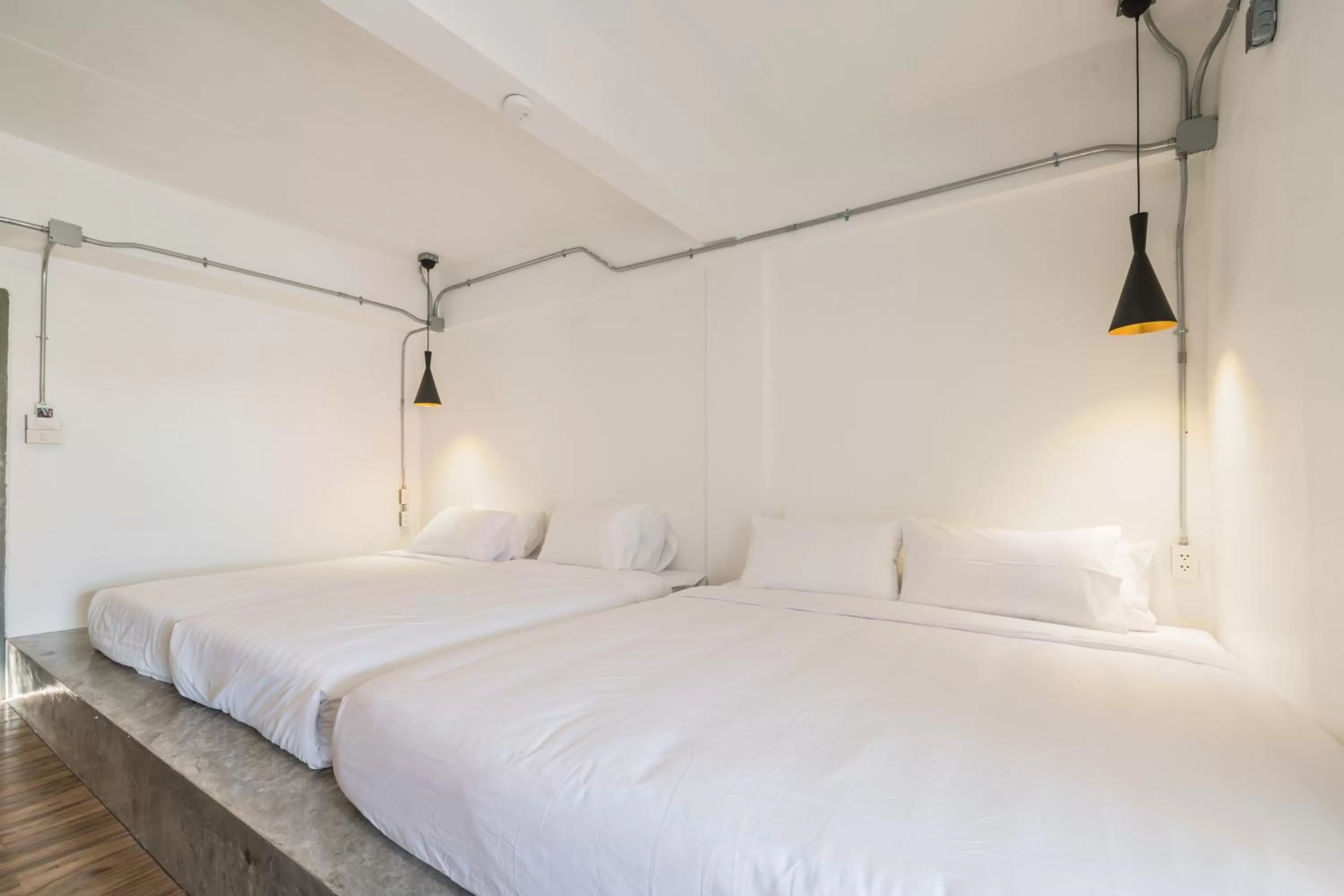 Bed in Your Space Hotel Prasingh