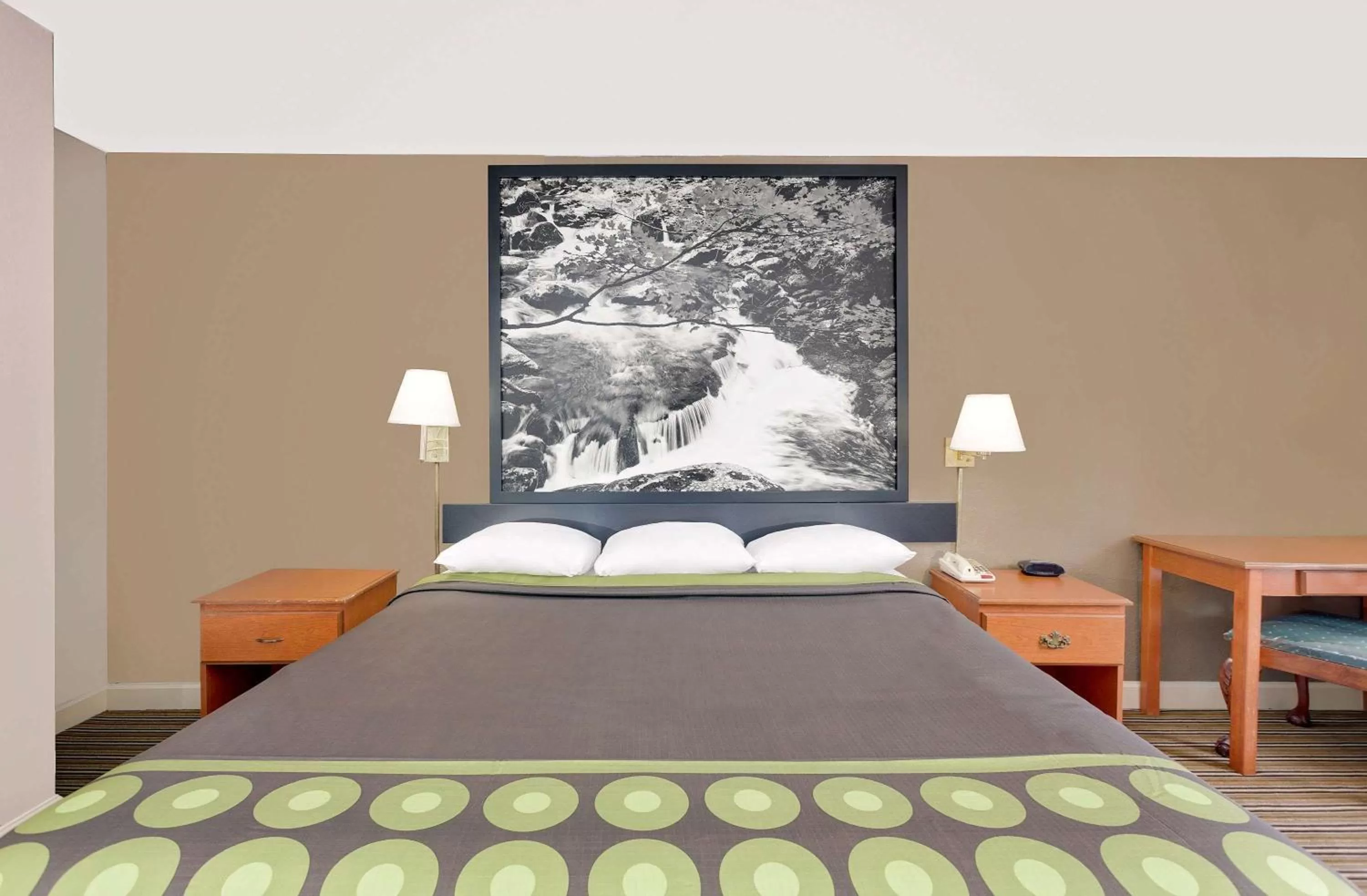 Photo of the whole room, Bed in Super 8 by Wyndham Athens