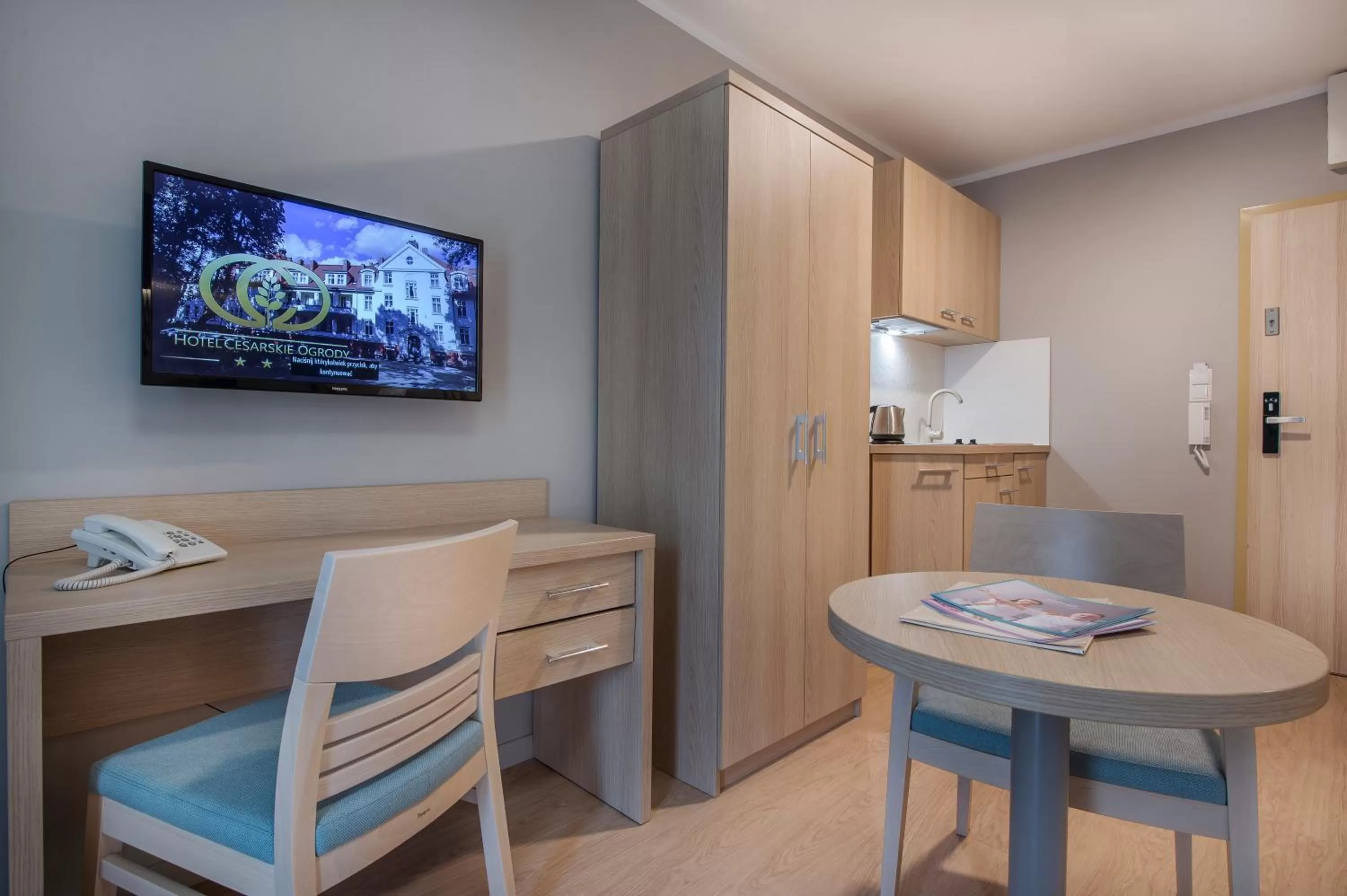 Kitchen or kitchenette in Hotel Cesarskie Ogrody