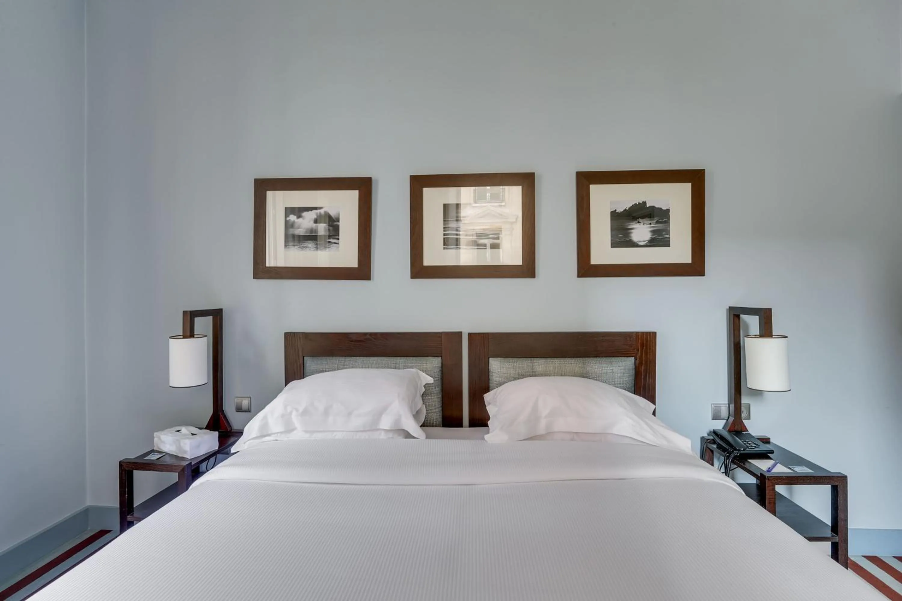 Bed in Hotel Duret Paris Champs Elysées