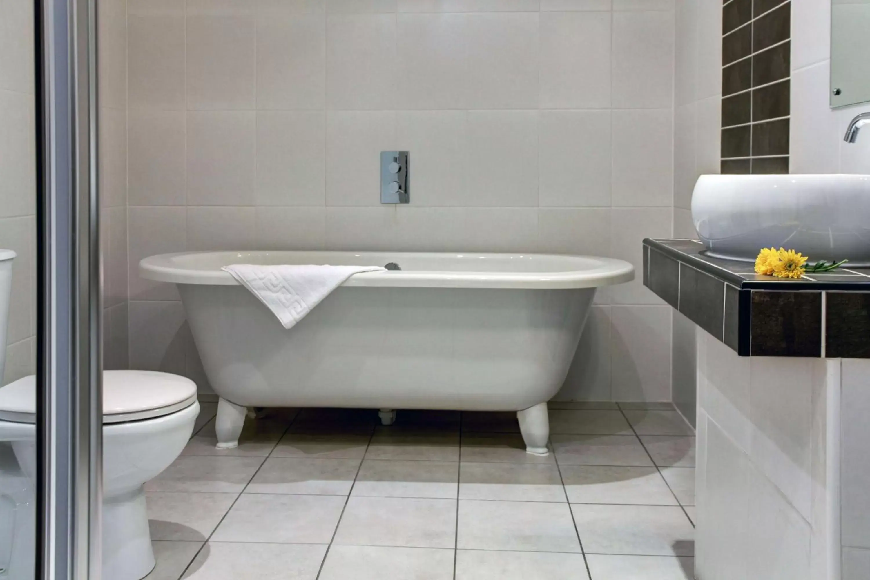 Executive Double or Twin Room - Disability Access in The Castle Inn Hotel by BW Signature Collection, Keswick Executive Double or Twin Room - Disability Access in The Castle Inn Hotel by BW Signature Collection, Keswick