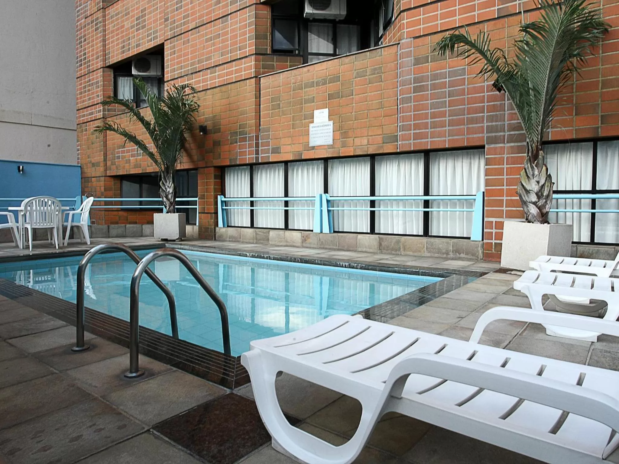 Pool view in Cheverny Apart Hotel