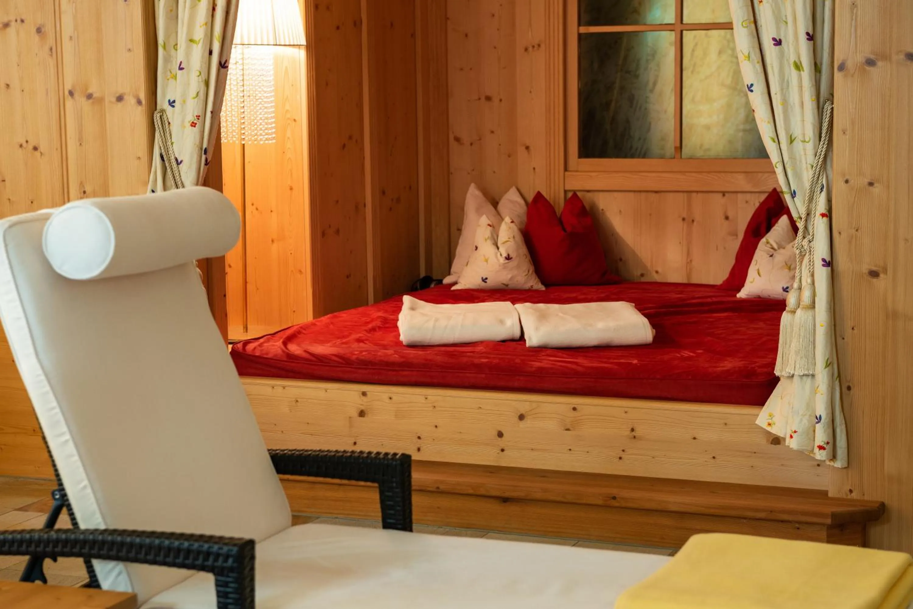 Spa and wellness centre/facilities, Bed in Hotel Zum Stern