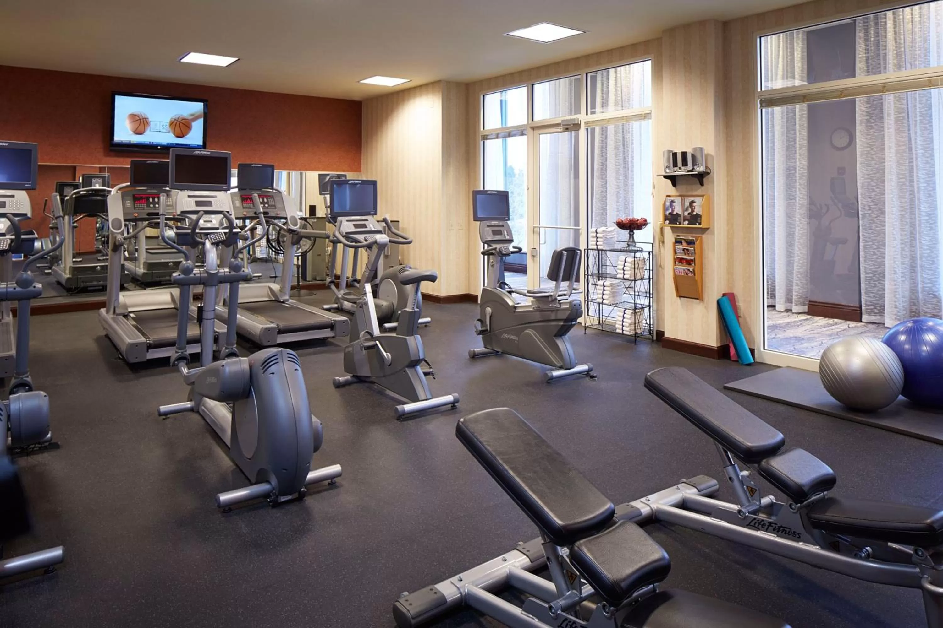 Fitness centre/facilities in Milwaukee Marriott West