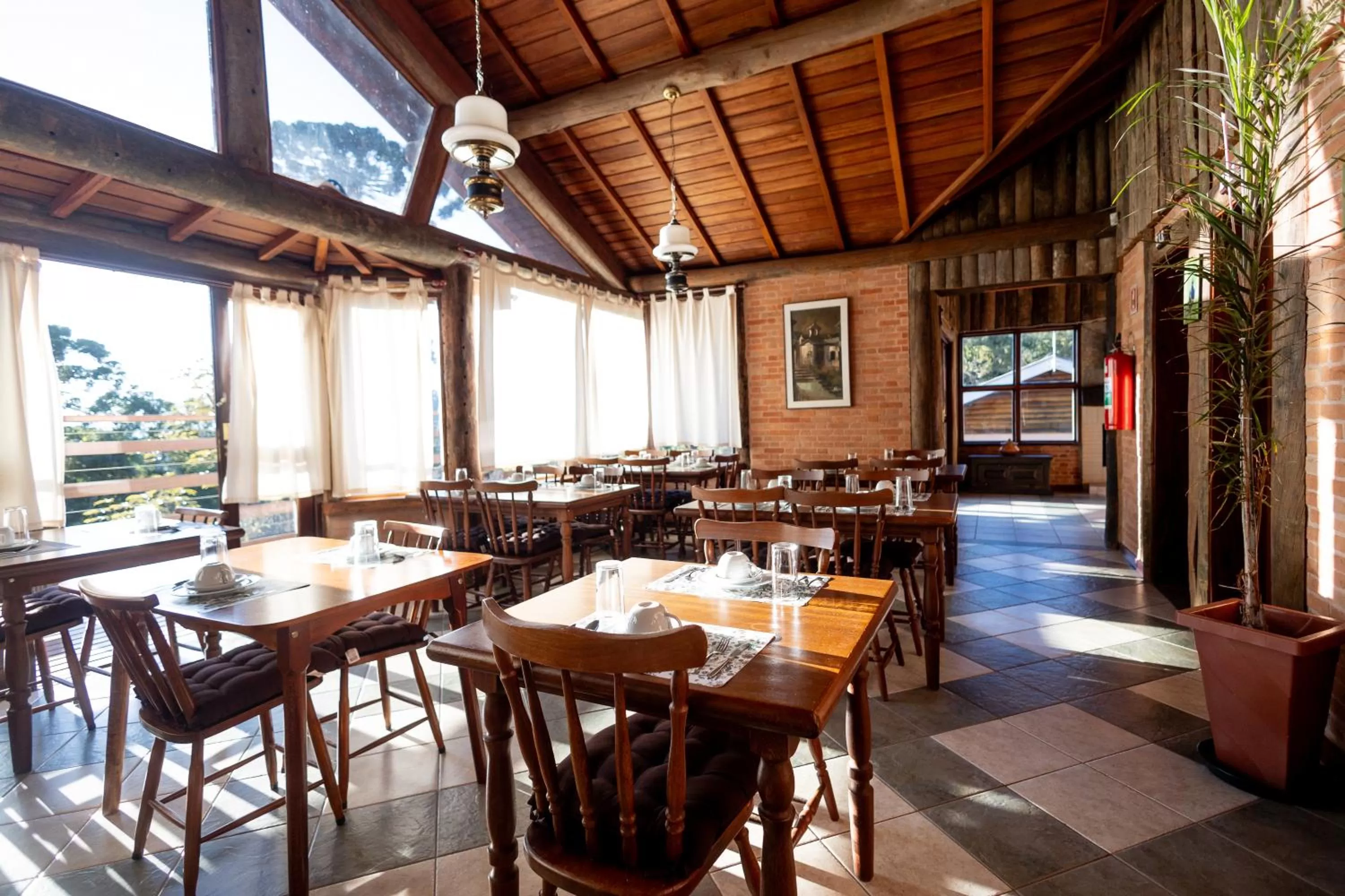 Restaurant/Places to Eat in Chalés 3 Pinheiros