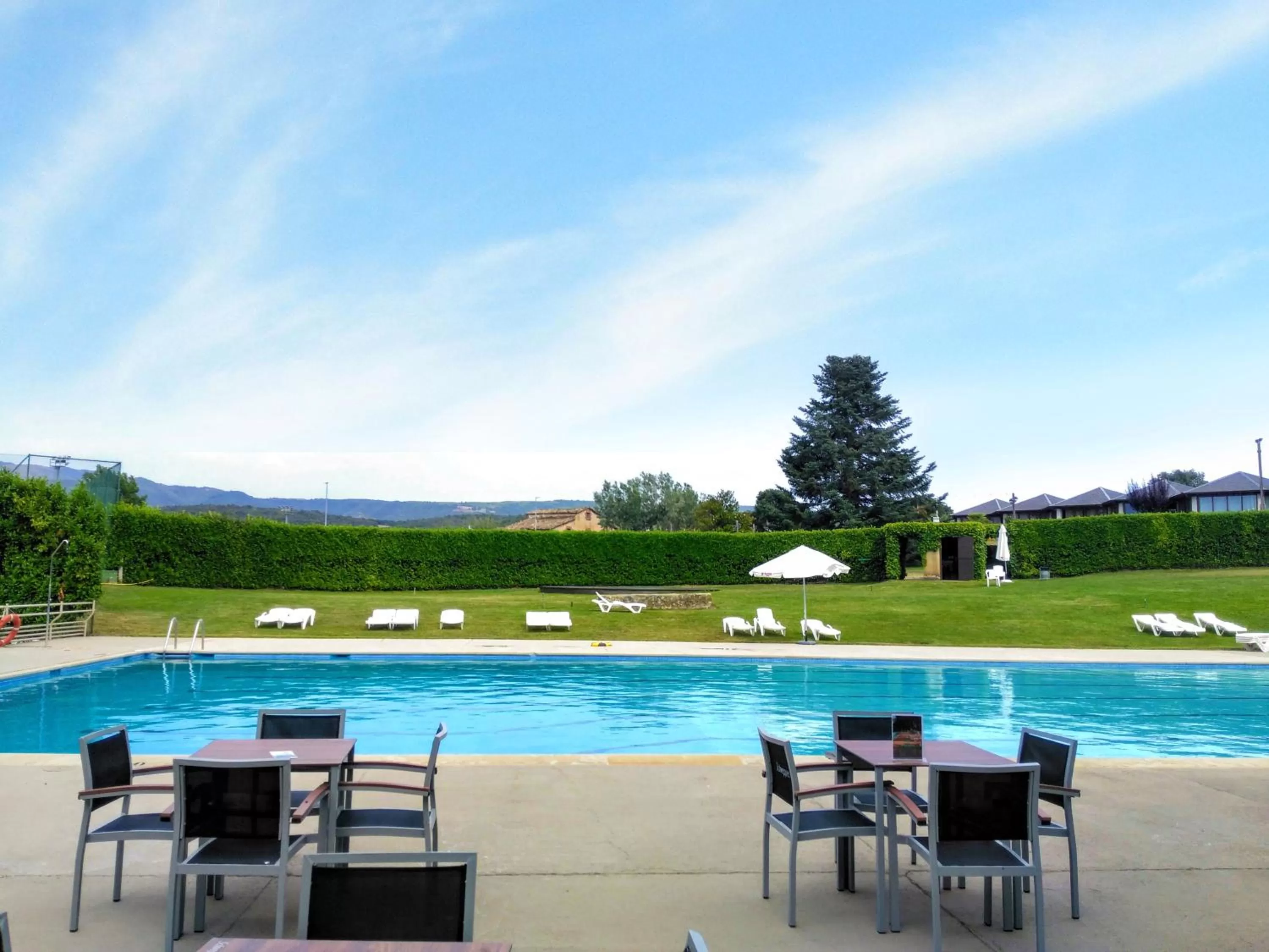 Pool view in Montanyà