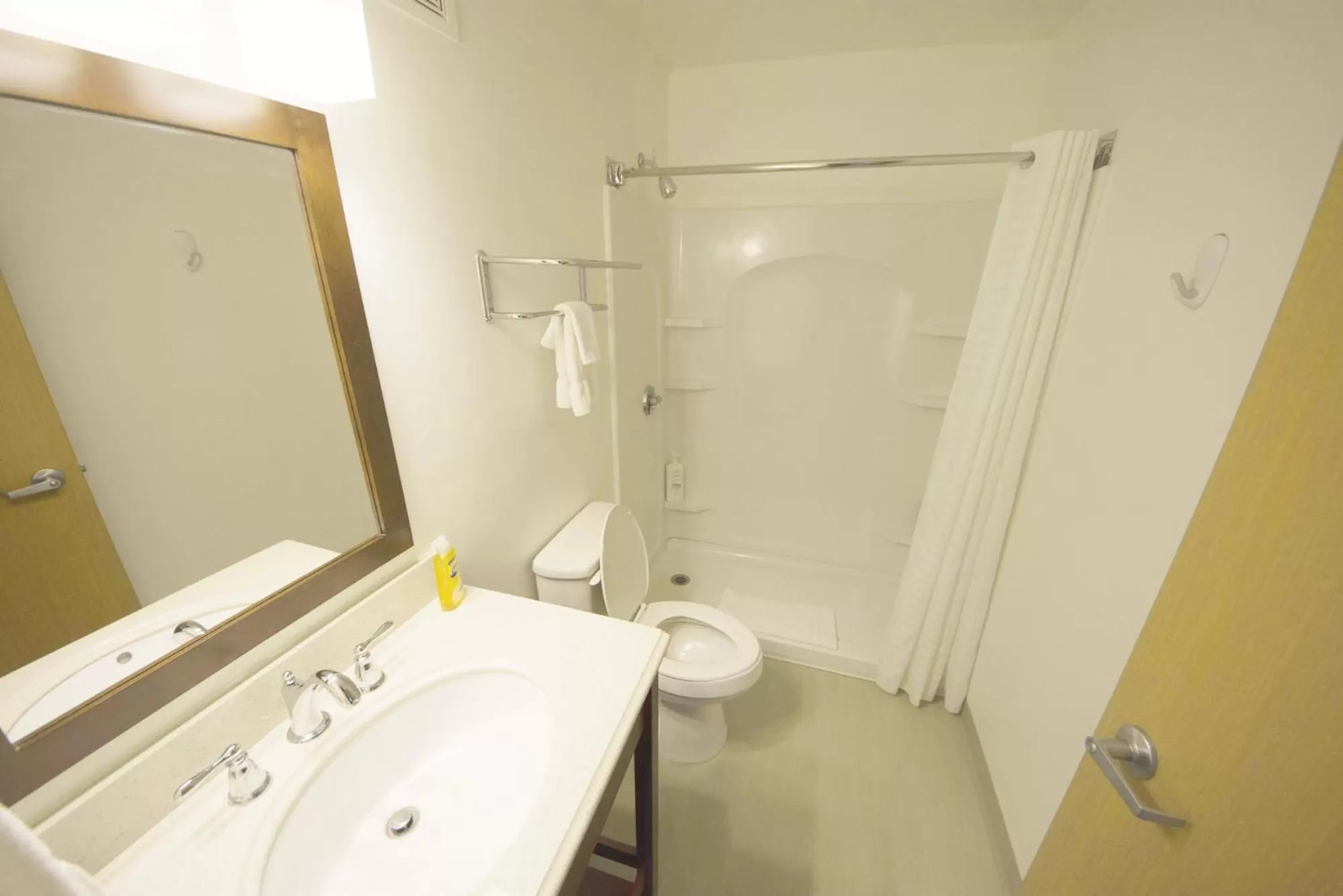 Shower in Rewak Studios