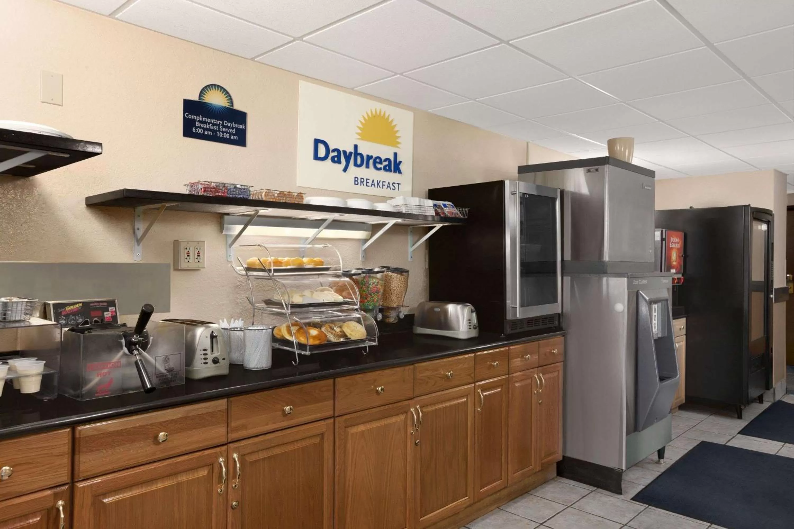 Restaurant/places to eat in Days Inn by Wyndham Keene NH
