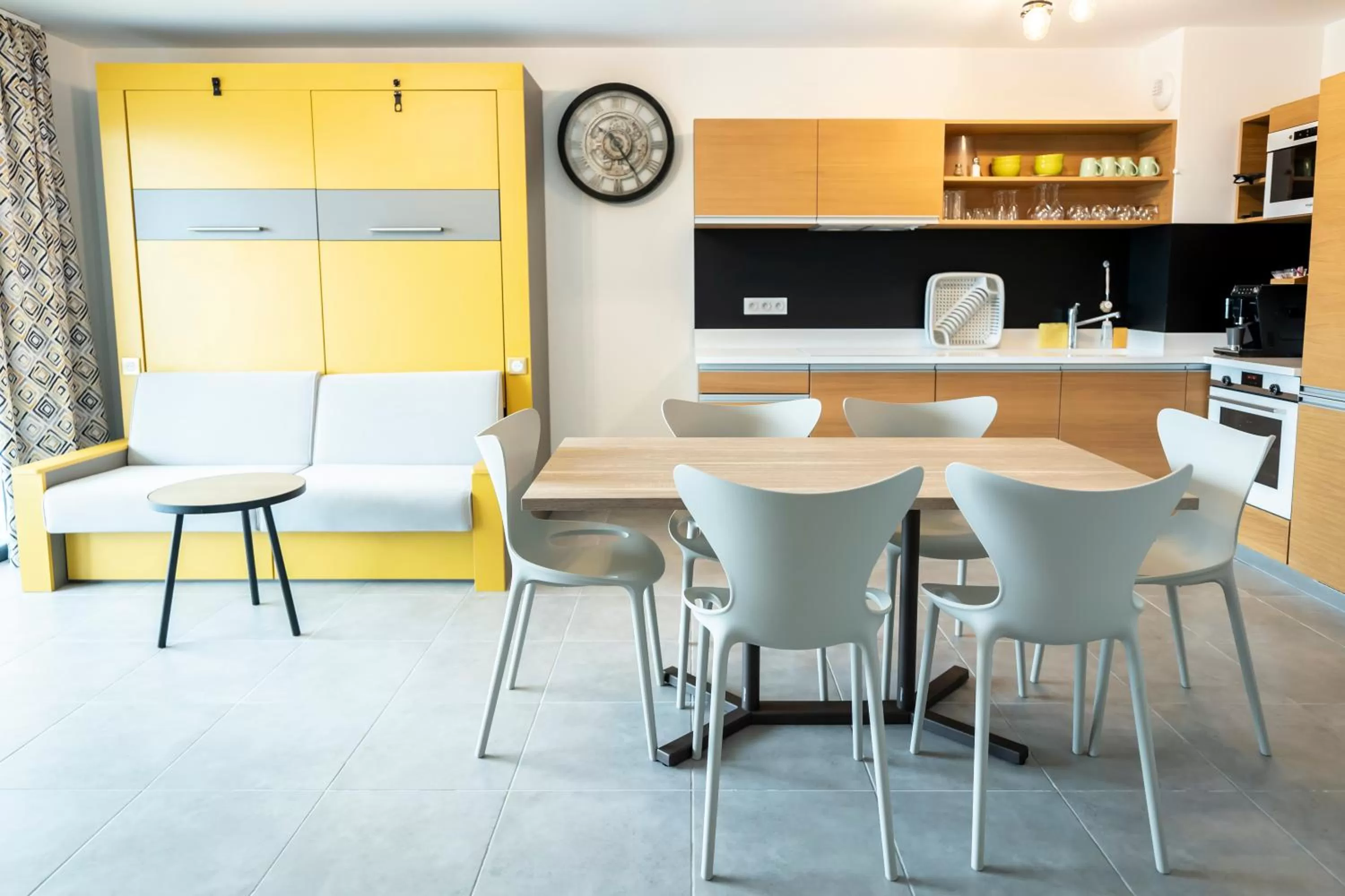 Kitchen or kitchenette in hôtel résidence a torra