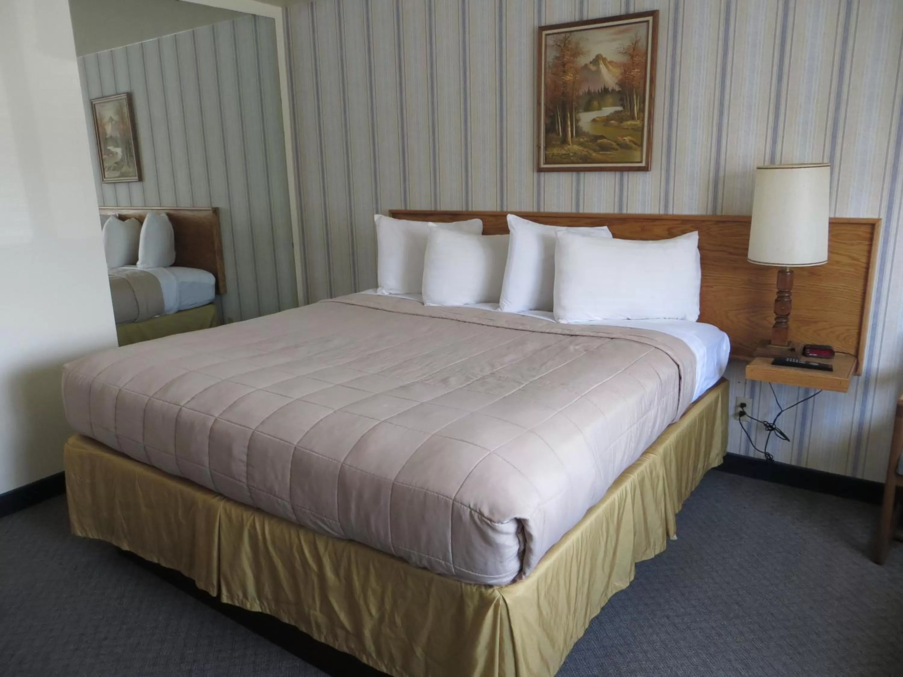 Bedroom, Bed in Jailhouse Motel and Casino