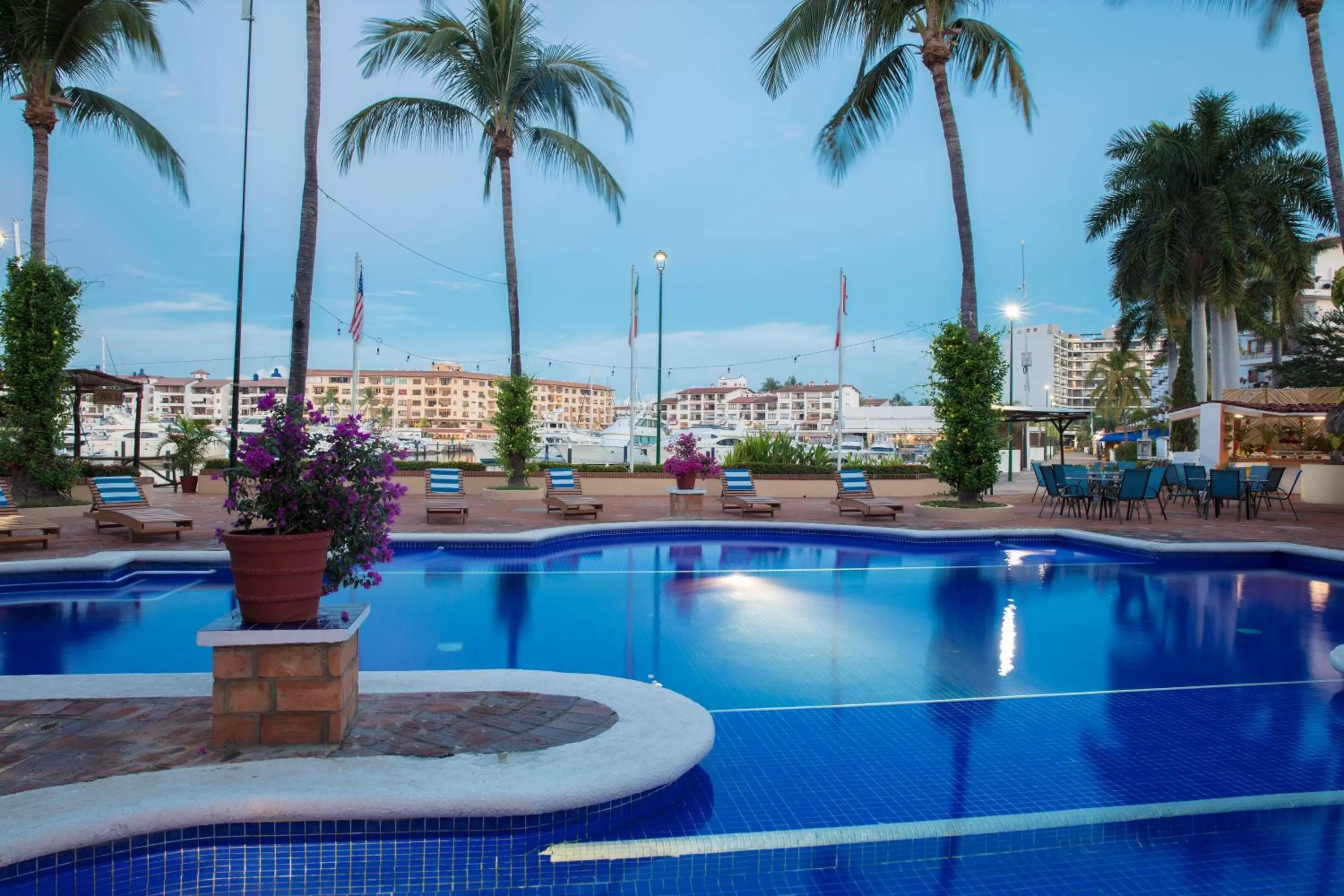 Swimming pool in Flamingo Vallarta Hotel & Marina