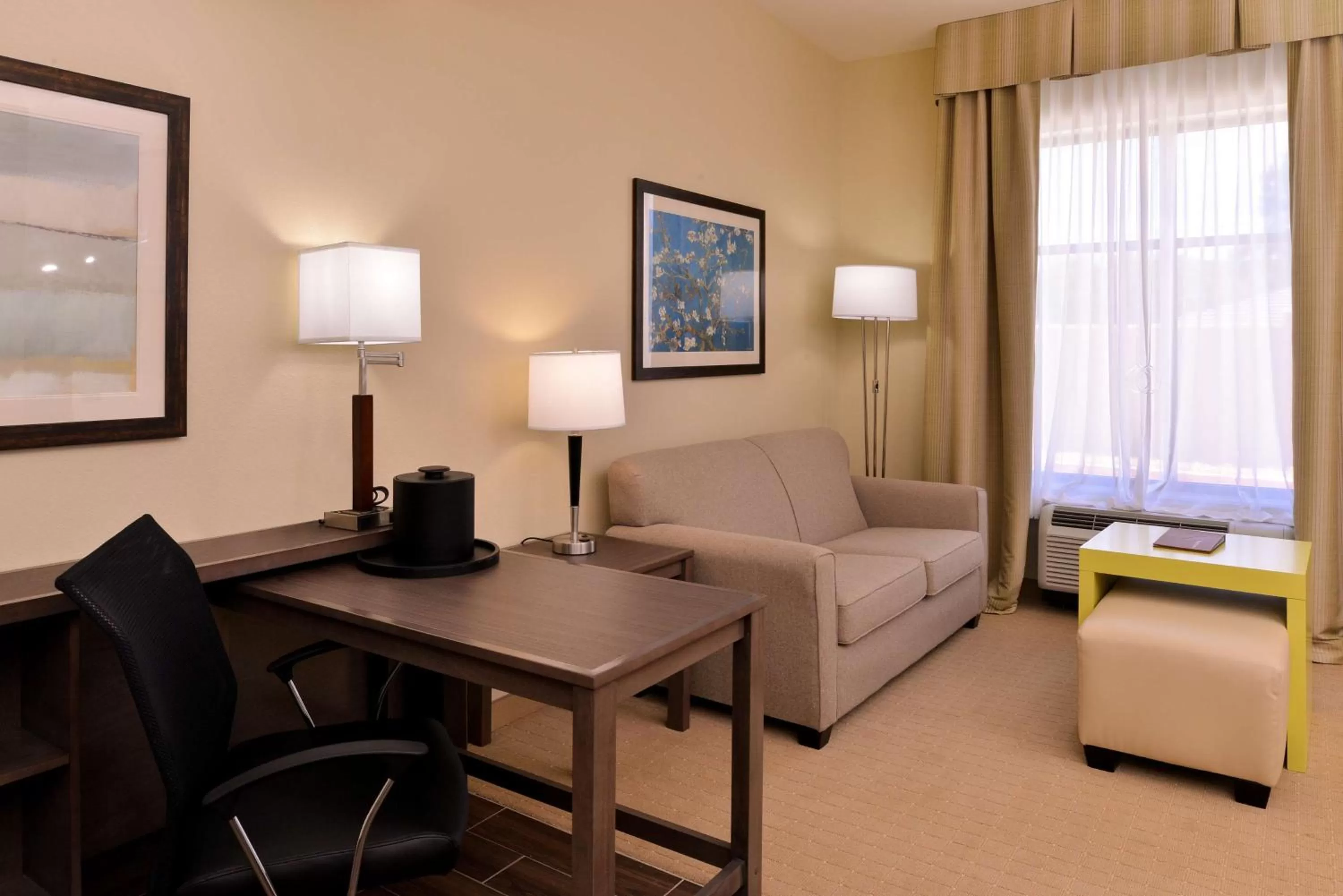 Living room in Homewood Suites by Hilton Houma