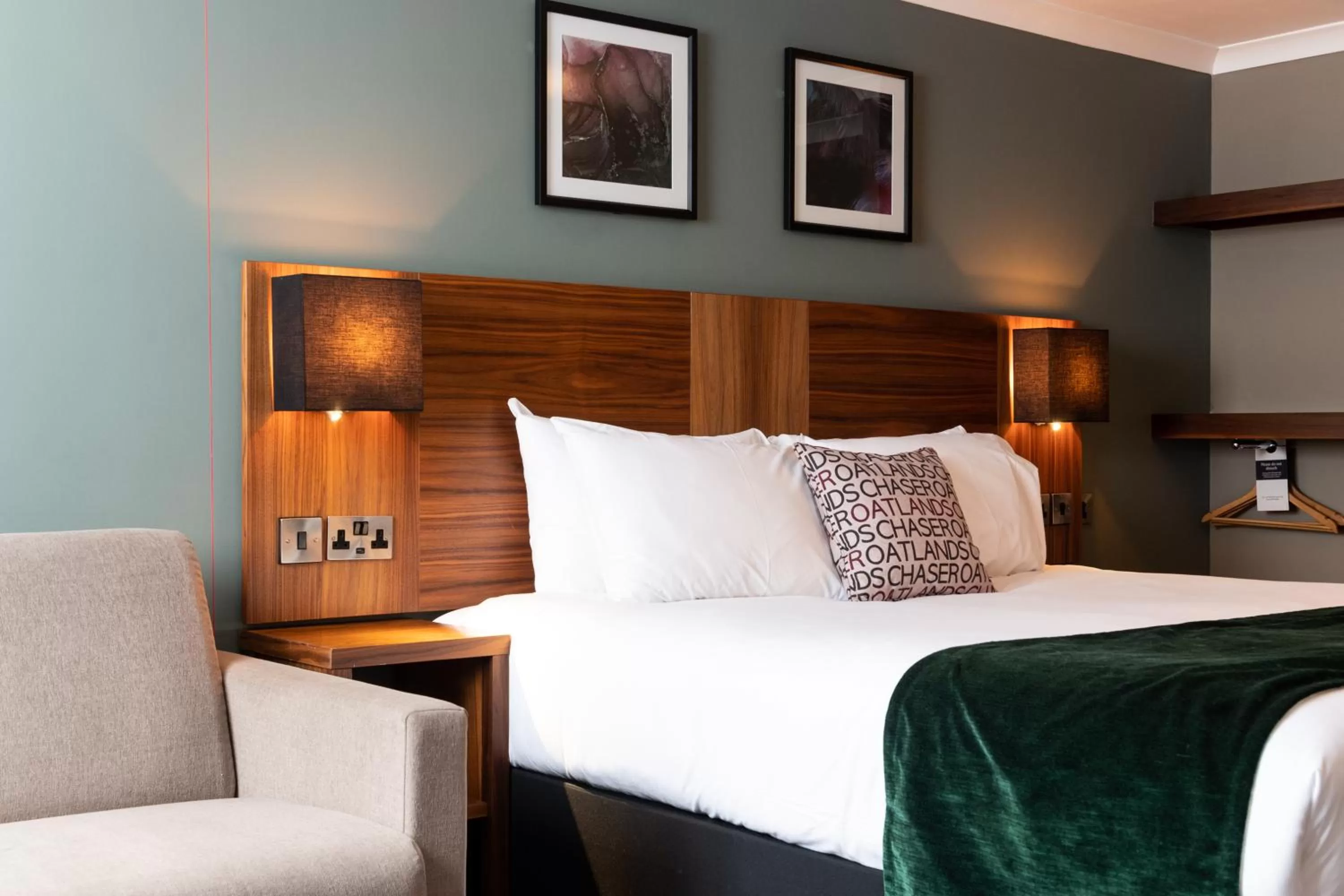 Bed in The Oatlands Chaser by Innkeeper's Collection