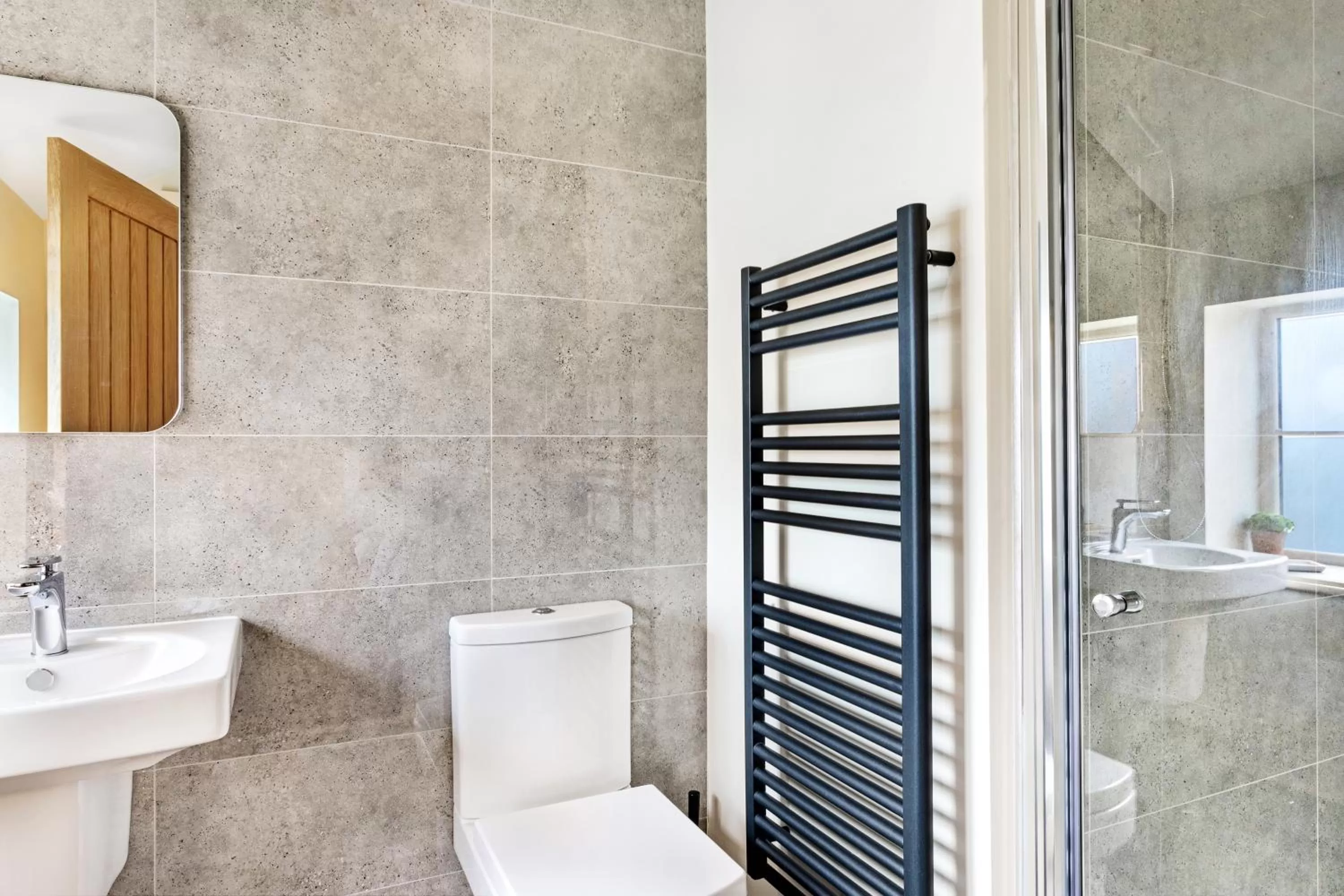 Bathroom in Shoulder of Mutton Inn