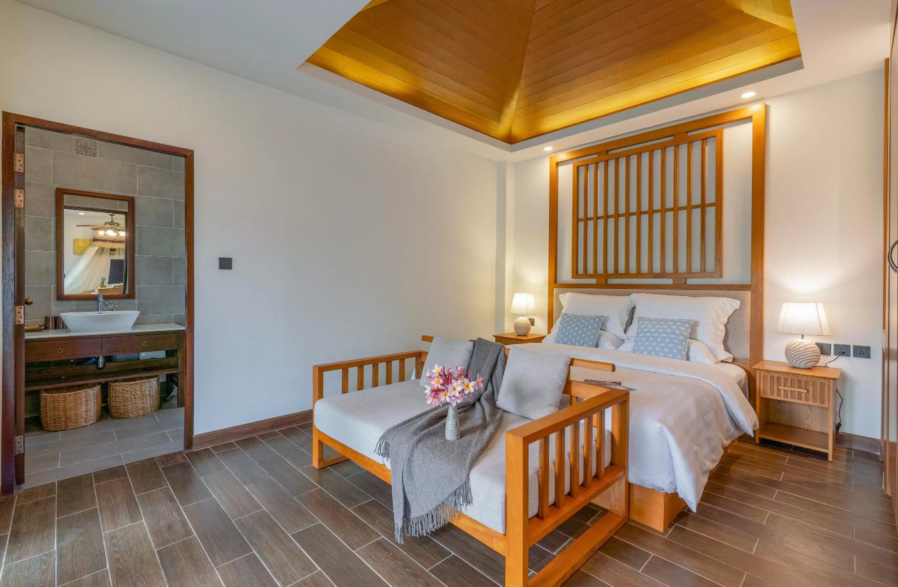 Photo of the whole room, Bed in Lanna Deer Resort Chiang Mai