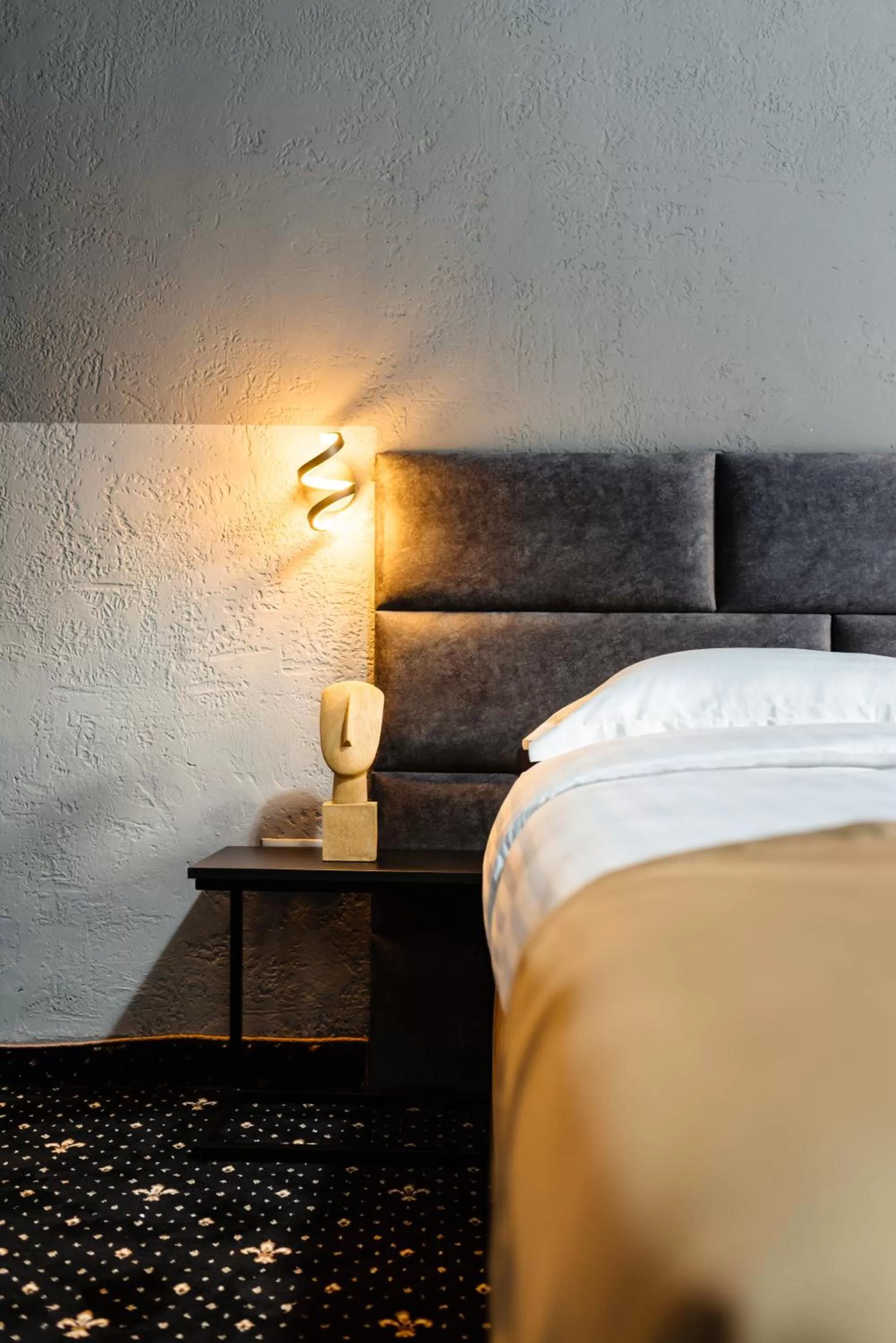 Bed in Palace Bulevard Inn