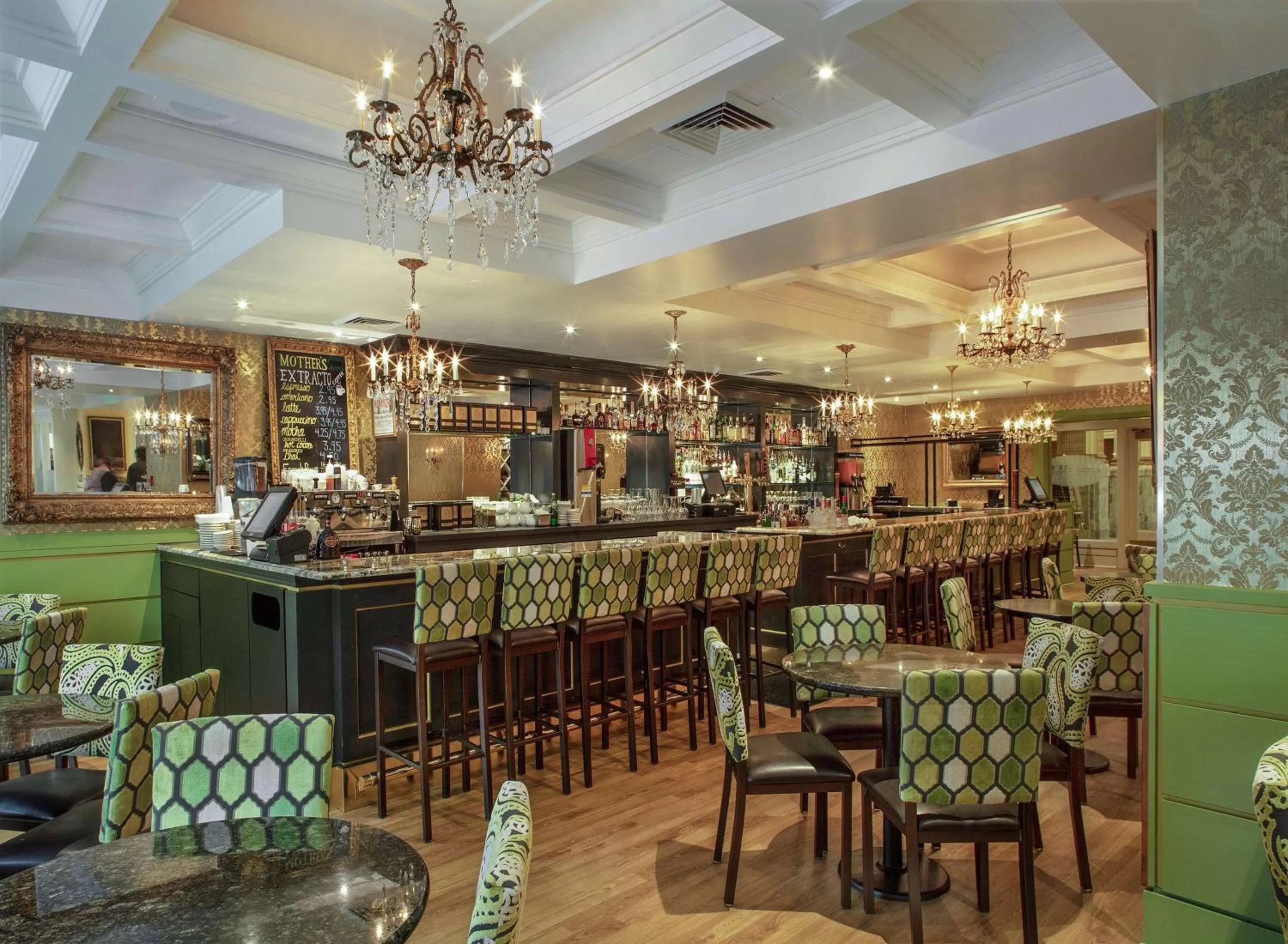 Lounge or bar in Embassy Suites by Hilton Portland Downtown