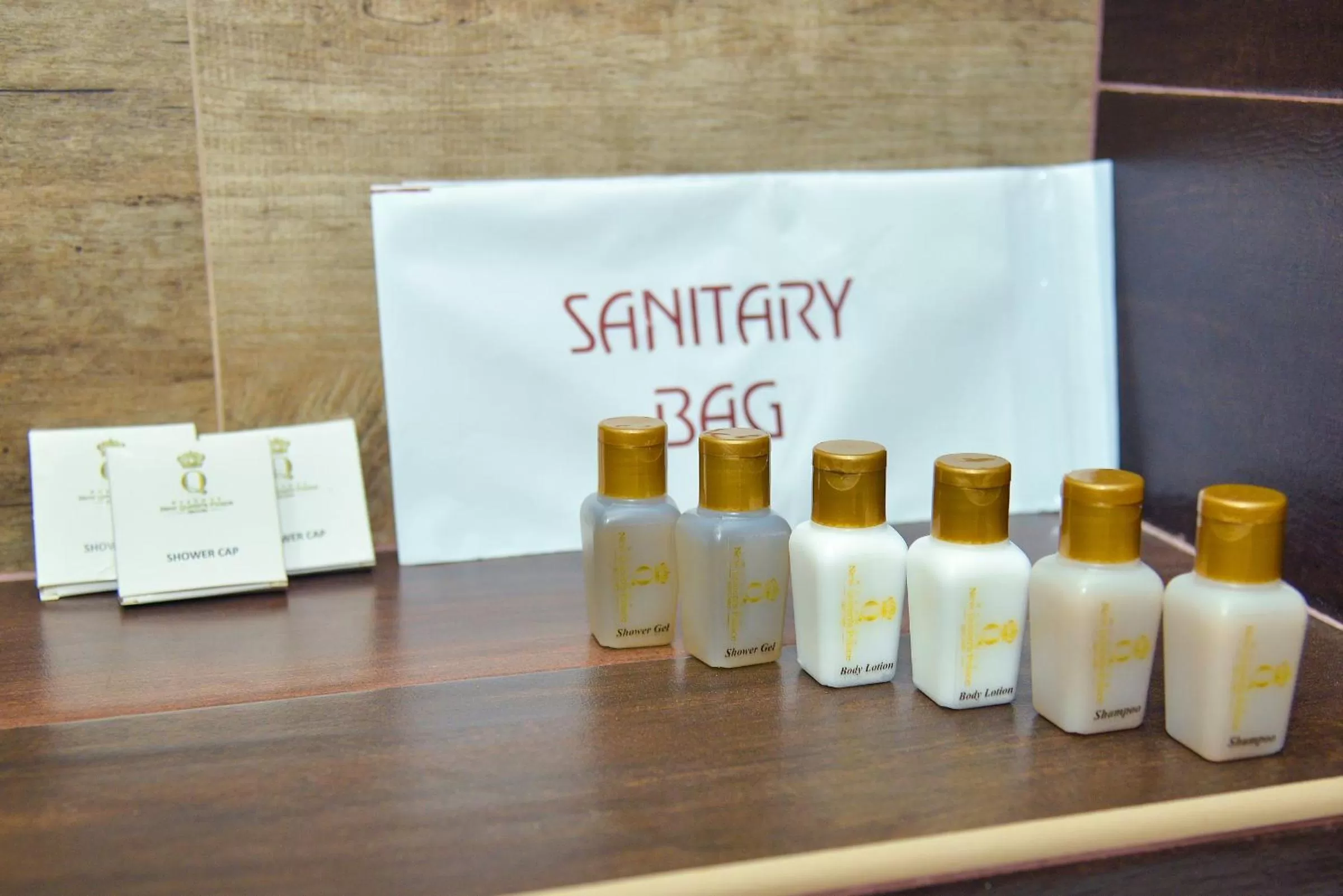 Bathroom in Negombo New Queen's Palace