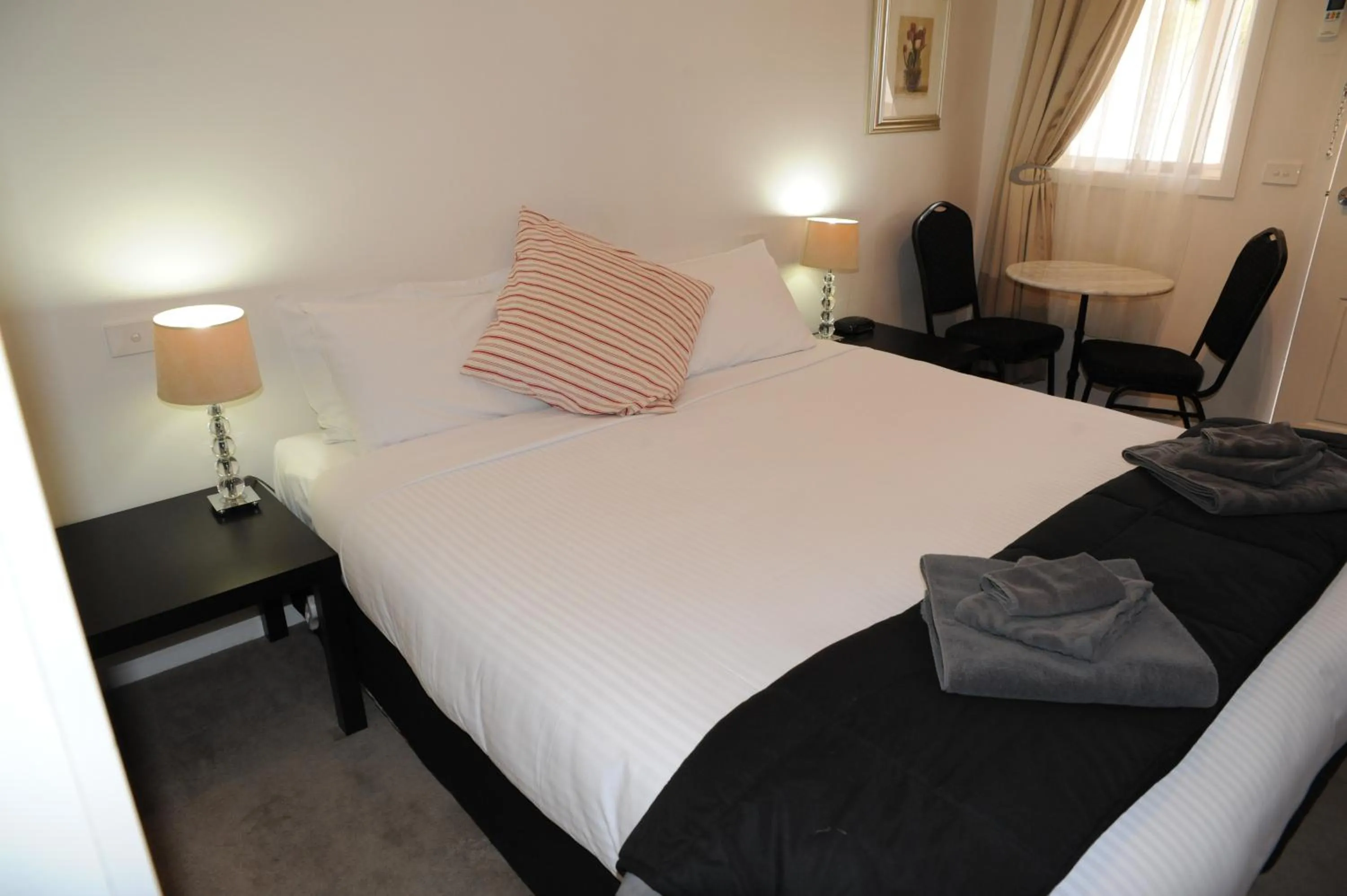 Bedroom, Bed in Norwood House Motel & Receptions