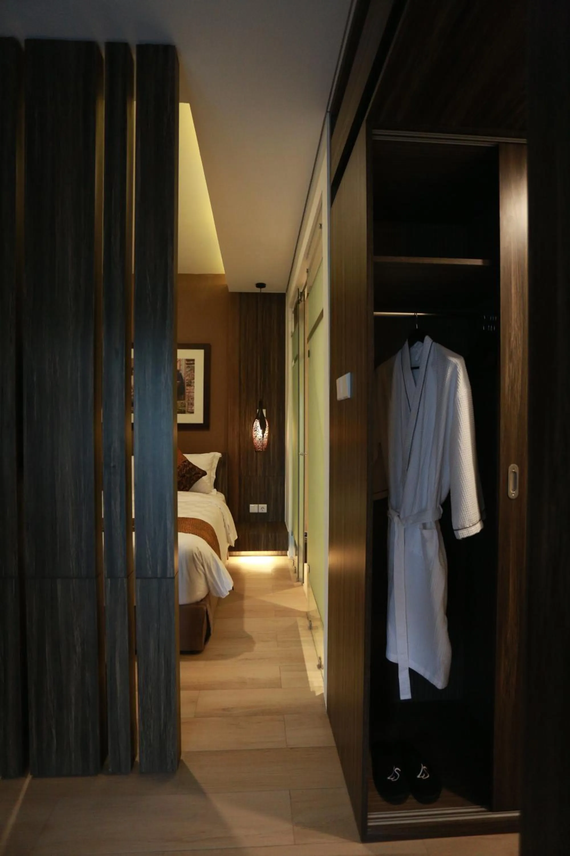 Bathroom, Bed in S7 SUITES GANDARIA