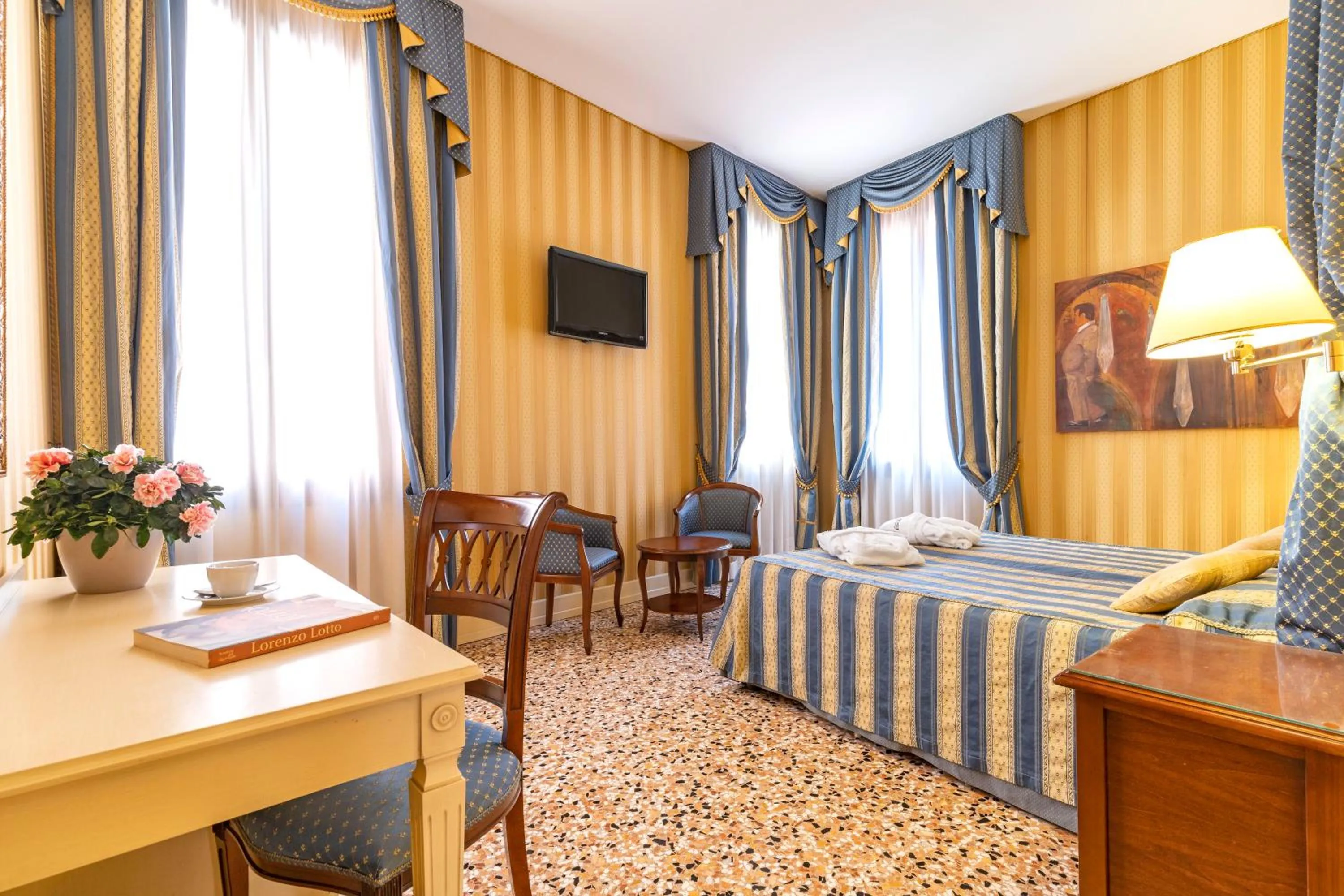 Photo of the whole room, Bed in Hotel Bella Venezia
