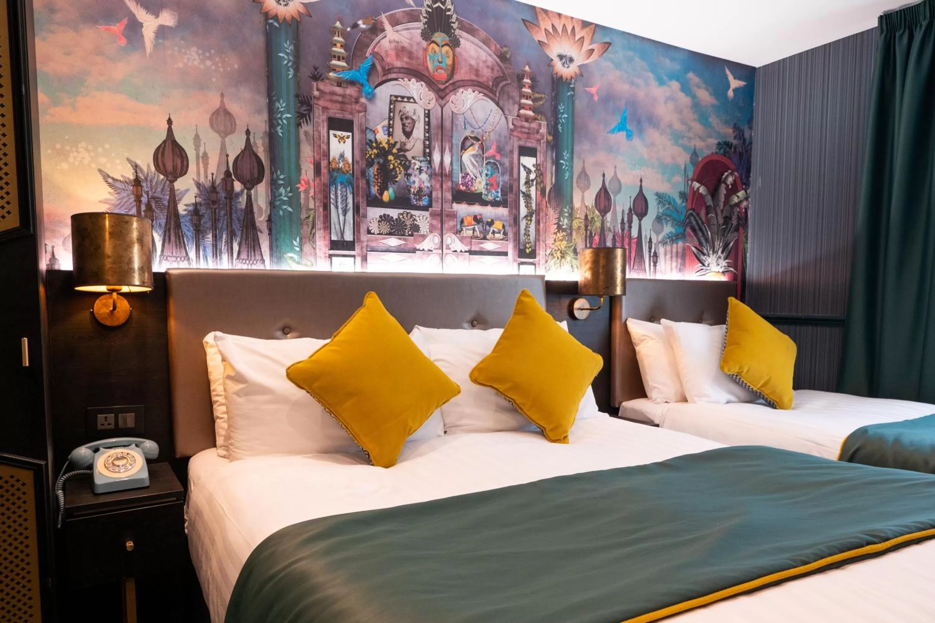 Bed in Hyde Park Green