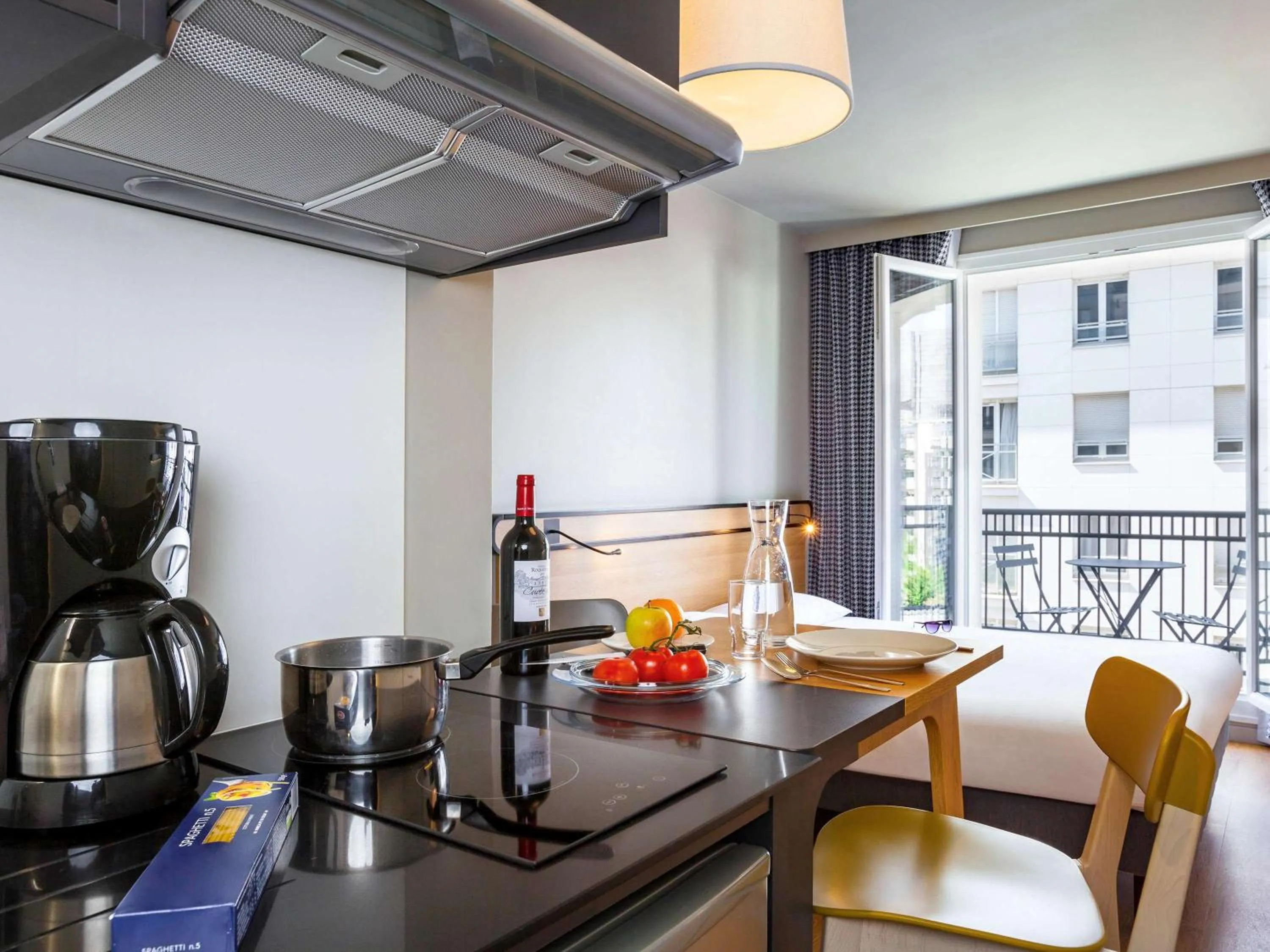 Studio with Balcony in Aparthotel Adagio Access La Défense Puteaux